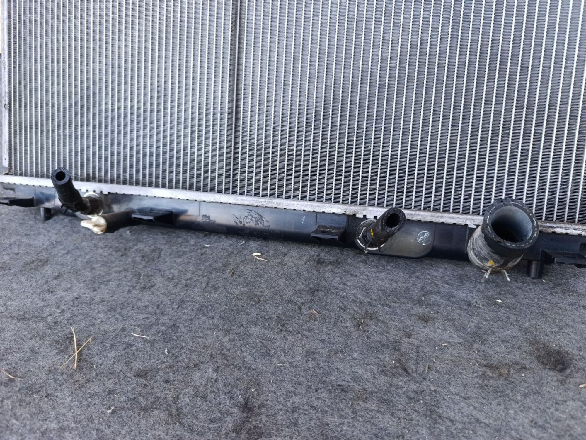 https://ycs.partsauto.market/partsauto-images/thmbs/userImages/d9b05010c61782443e0b3e264cf05921/part/13961eb7-9bff-4c06-a2f9-e156cca45ed7_1781620146084.jpg