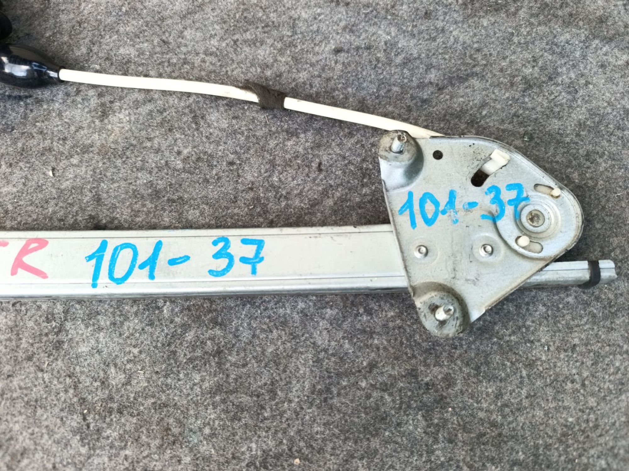https://ycs.partsauto.market/partsauto-images/thmbs/userImages/d9b05010c61782443e0b3e264cf05921/part/14a88dfd-237a-4240-8fc4-bf4773391784_1782313076918.jpg