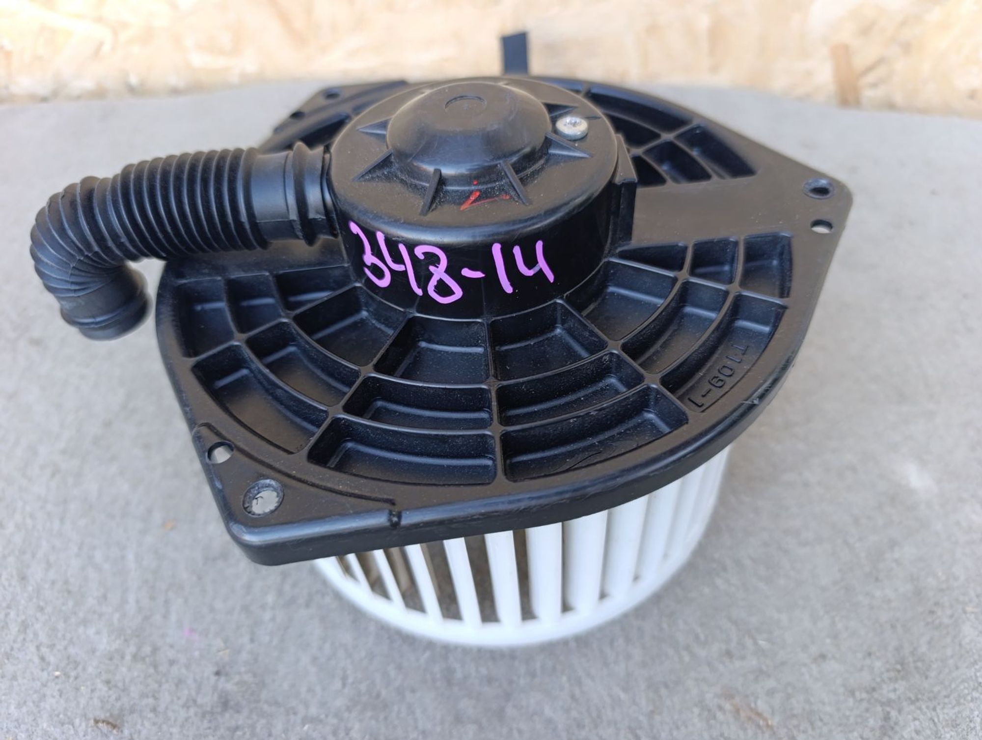 https://ycs.partsauto.market/partsauto-images/thmbs/userImages/d9b05010c61782443e0b3e264cf05921/part/1713fabe-3005-41a3-be88-39e873e14ff4_1785423371851.jpg