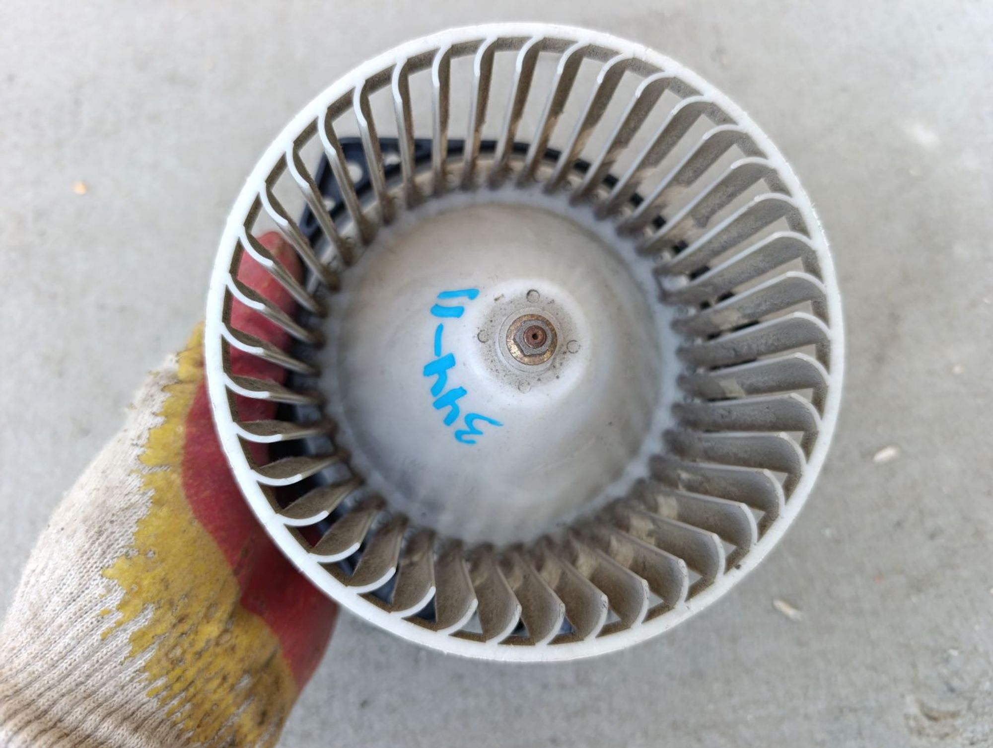 https://ycs.partsauto.market/partsauto-images/thmbs/userImages/d9b05010c61782443e0b3e264cf05921/part/176ba523-c35a-465b-b784-e5ef1565e973_1785585314611.jpg
