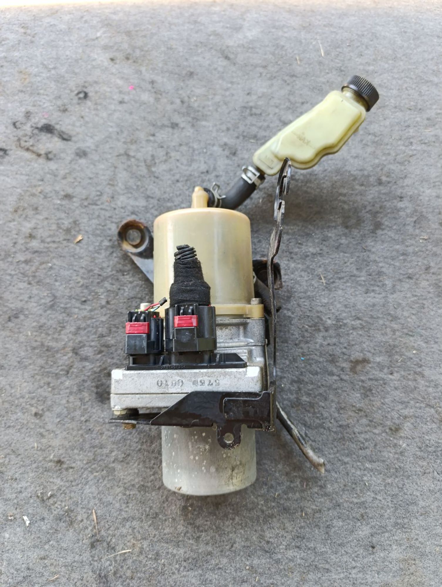 https://ycs.partsauto.market/partsauto-images/thmbs/userImages/d9b05010c61782443e0b3e264cf05921/part/17c45611-3657-4782-9fa2-640838df23ca_1783069648420.jpg