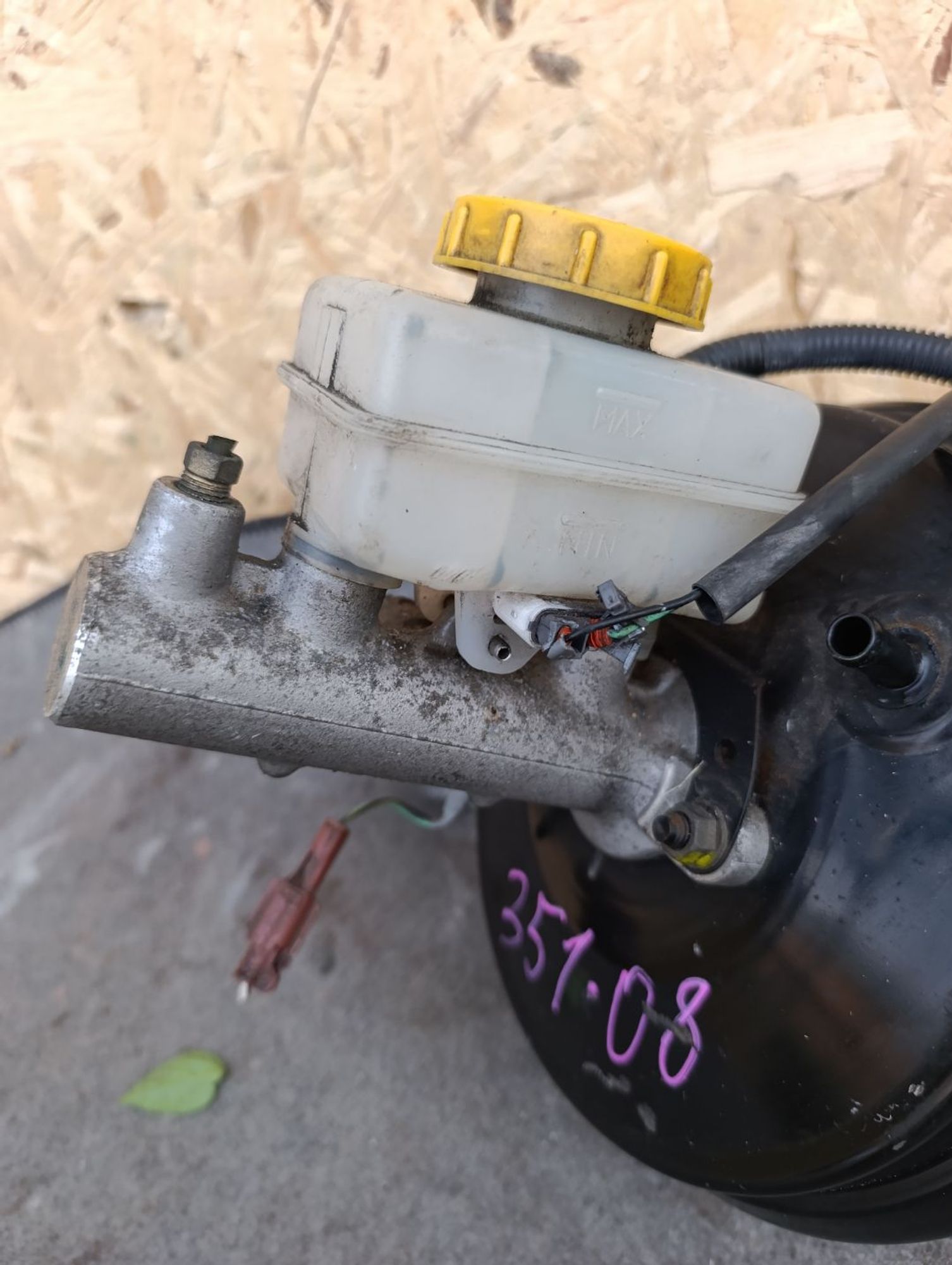 https://ycs.partsauto.market/partsauto-images/thmbs/userImages/d9b05010c61782443e0b3e264cf05921/part/1aa1b2cb-b256-449a-82ef-057cf4beb887_1783701213042.jpg