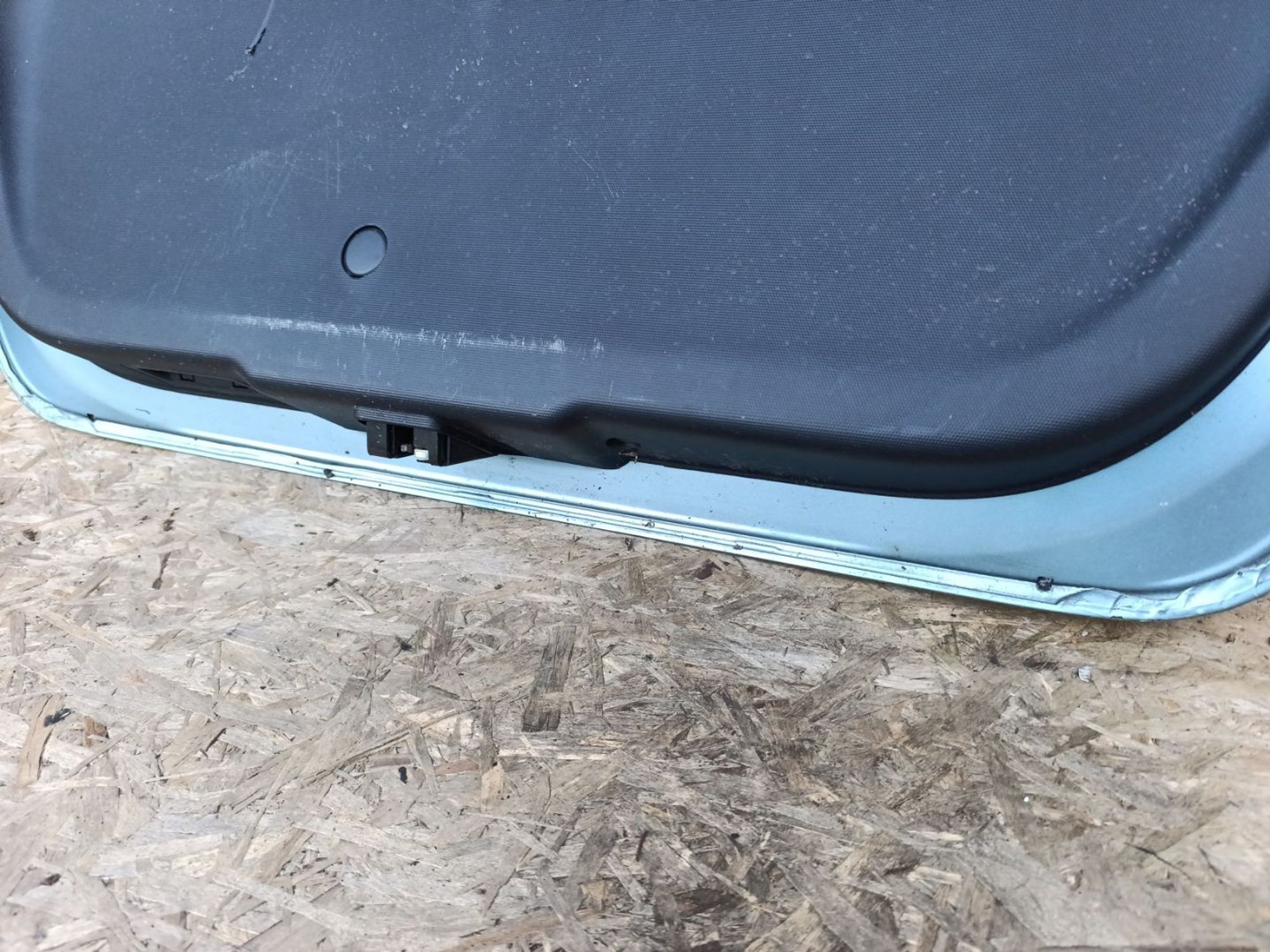https://ycs.partsauto.market/partsauto-images/thmbs/userImages/d9b05010c61782443e0b3e264cf05921/part/1af77dd6-9e3d-42f5-b2a9-b13d70e42d33_1781887564183.jpg