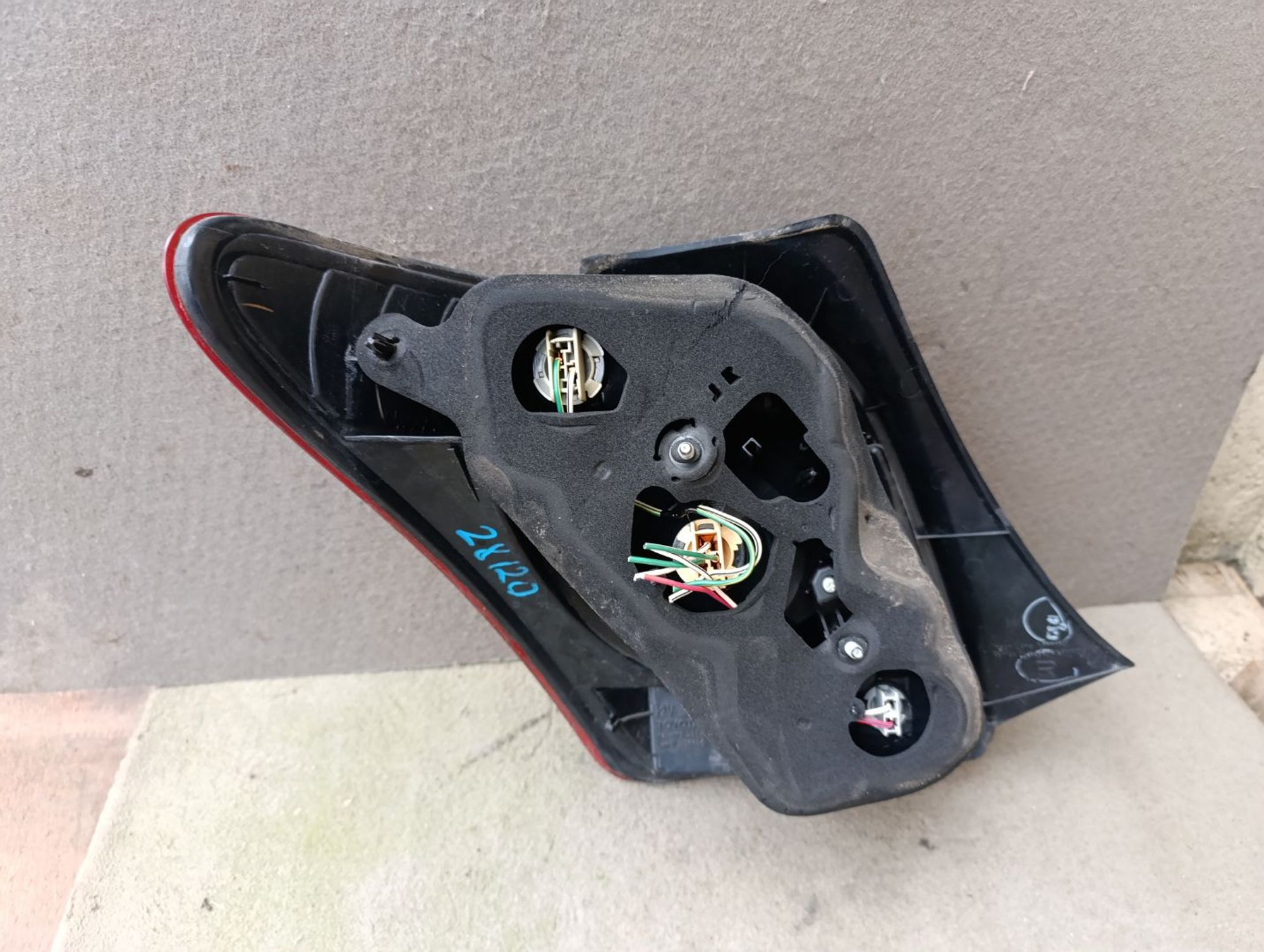 Фонарь,стоп задний правый Toyota Ist Ncp61, 8000 рублей, Ленина