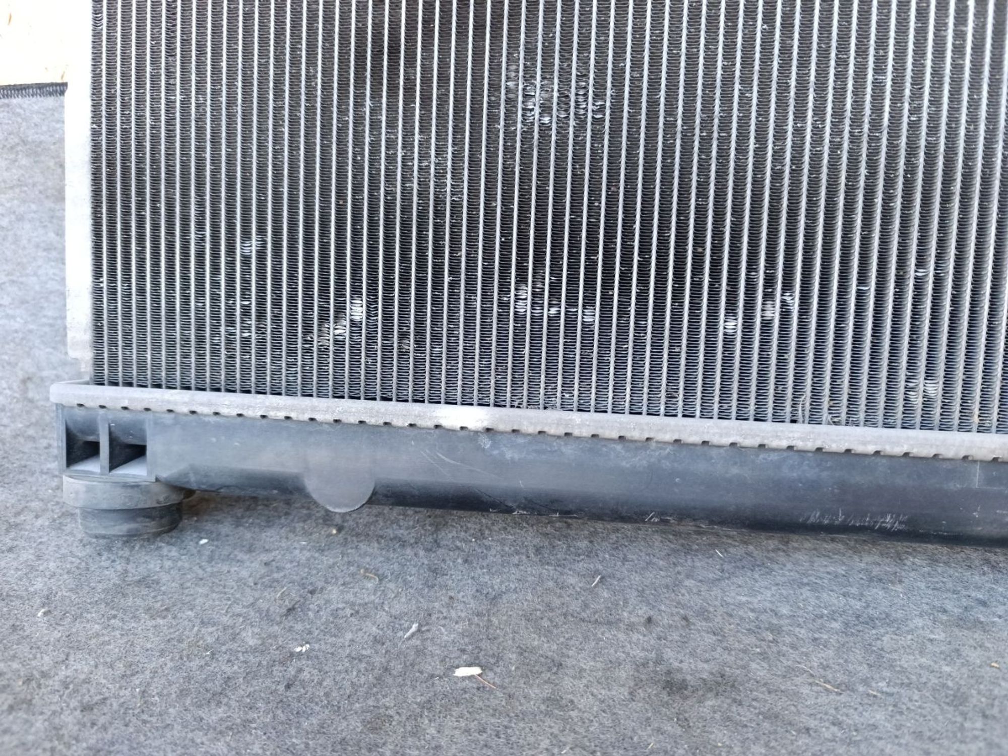 https://ycs.partsauto.market/partsauto-images/thmbs/userImages/d9b05010c61782443e0b3e264cf05921/part/1d2d8128-d901-4f58-8dab-d99a94a541a7_1781619553602.jpg