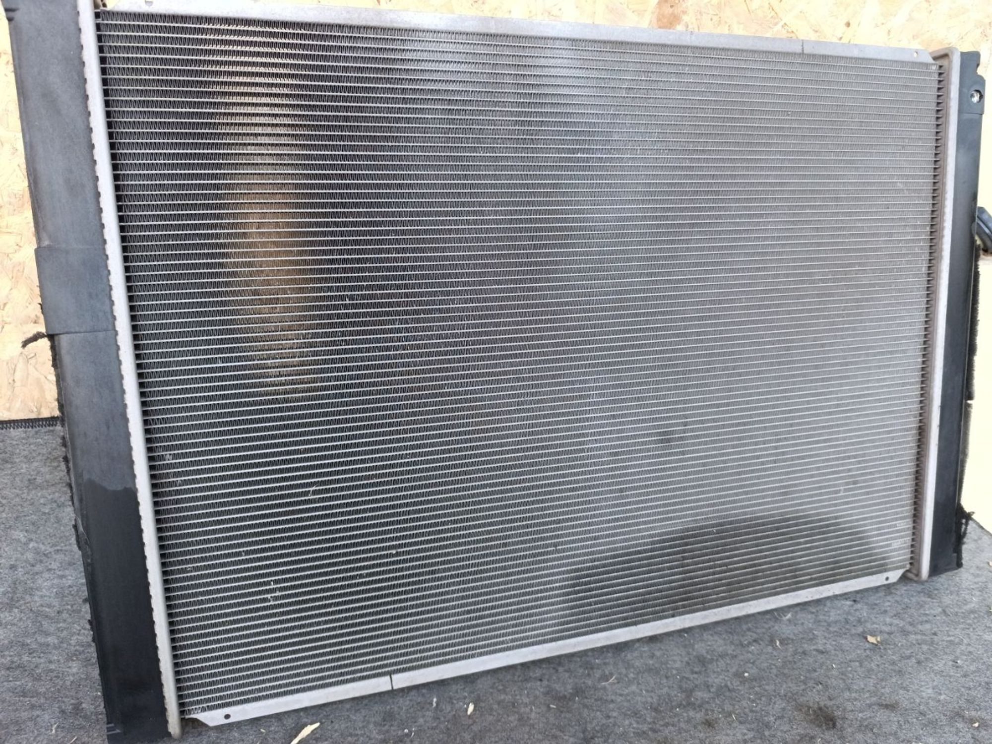 https://ycs.partsauto.market/partsauto-images/thmbs/userImages/d9b05010c61782443e0b3e264cf05921/part/1d564417-9aa1-430c-a1f9-f1cd29bb7a66_1781623534536.jpg
