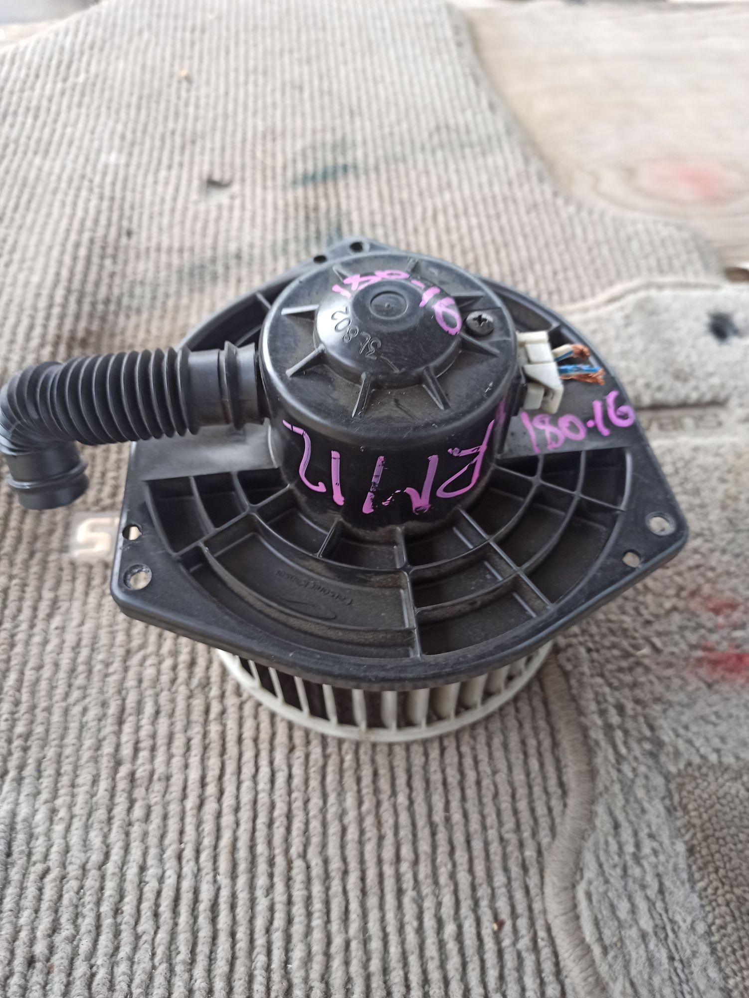 https://ycs.partsauto.market/partsauto-images/thmbs/userImages/d9b05010c61782443e0b3e264cf05921/part/1dd37ab7-5817-4cee-acb7-dcec24c23746_1714025192502.jpg