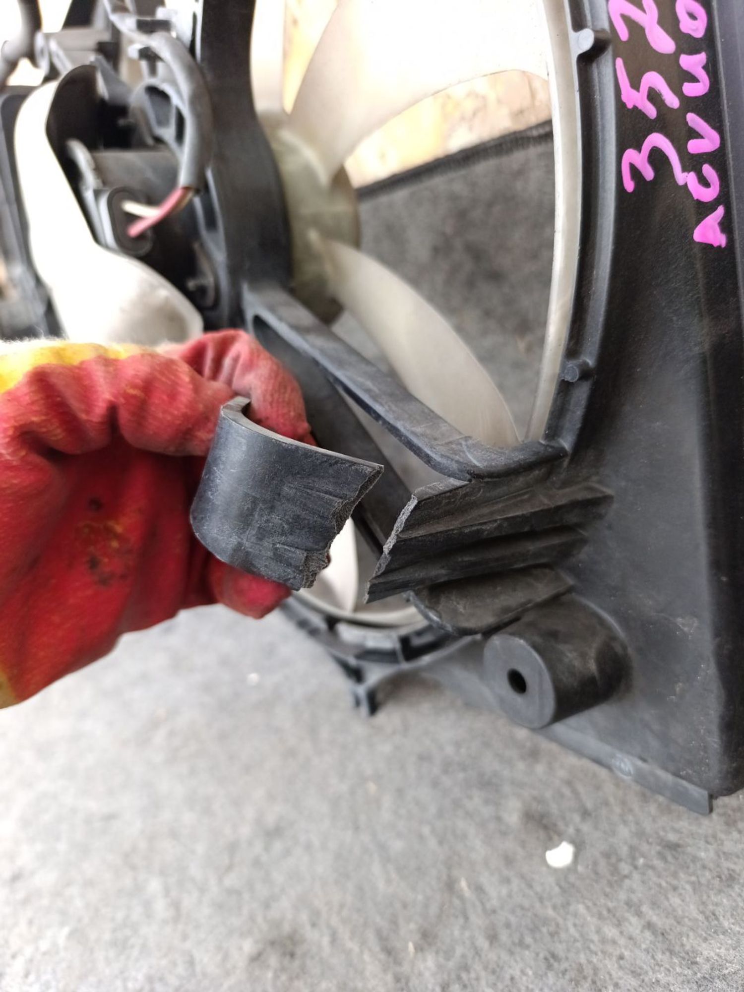 https://ycs.partsauto.market/partsauto-images/thmbs/userImages/d9b05010c61782443e0b3e264cf05921/part/21932a70-c104-48c1-9fea-9c594f1ccafc_1781191554830.jpg