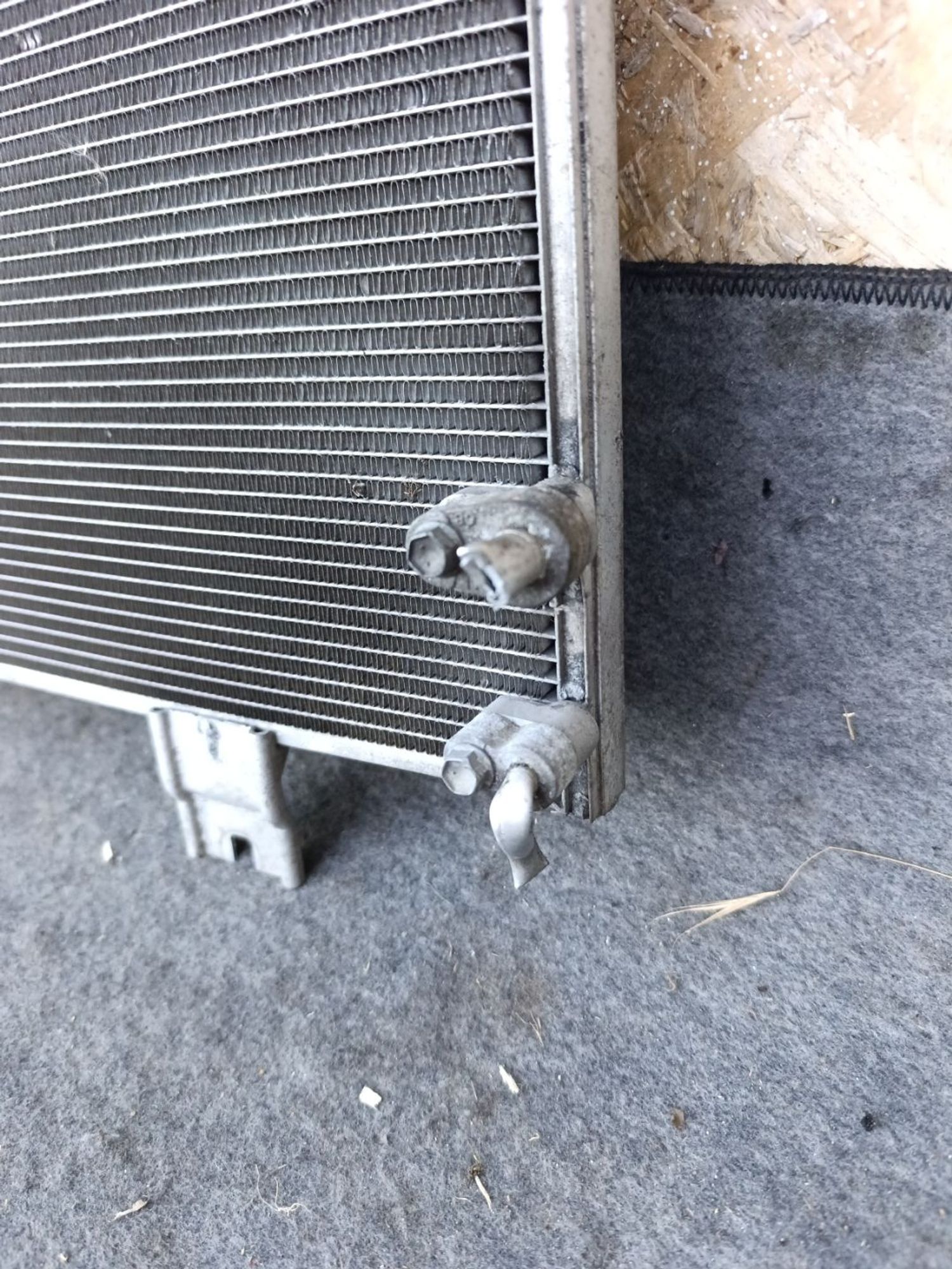 https://ycs.partsauto.market/partsauto-images/thmbs/userImages/d9b05010c61782443e0b3e264cf05921/part/21c921af-2d9f-4b96-9df3-460717f869b2_1781626586412.jpg