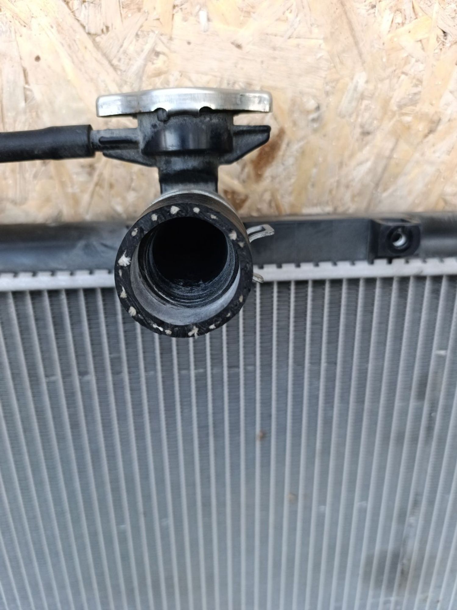 https://ycs.partsauto.market/partsauto-images/thmbs/userImages/d9b05010c61782443e0b3e264cf05921/part/2278ce71-7218-4d5b-ab31-505b7ad486b5_1781366350138.jpg