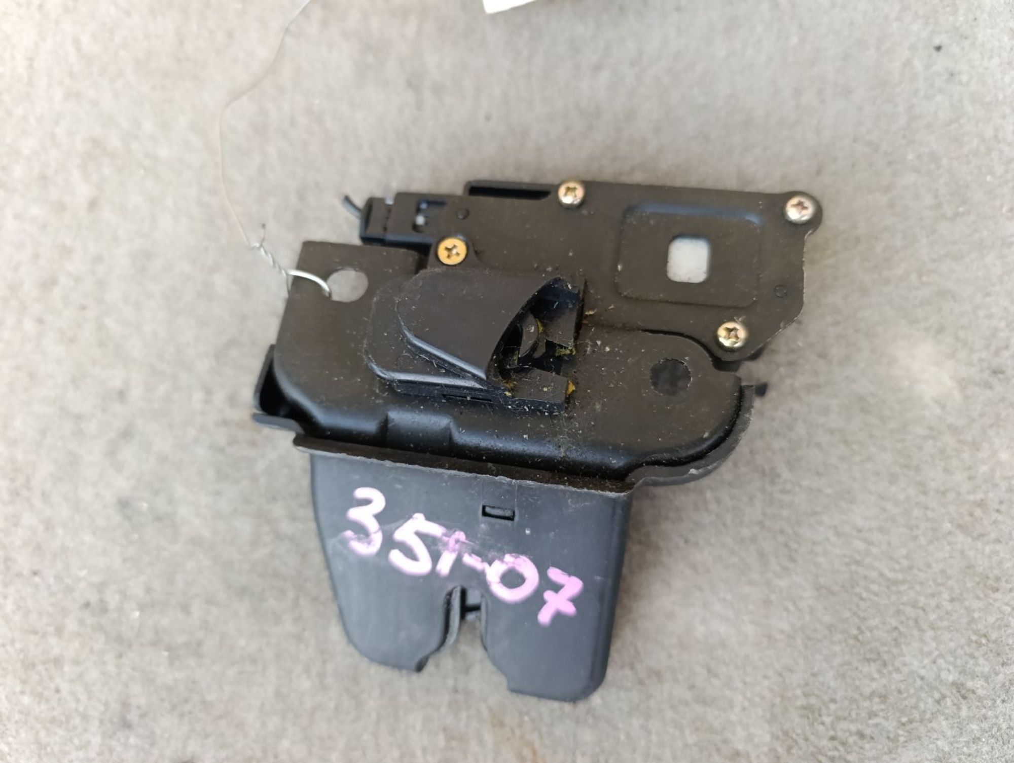 https://ycs.partsauto.market/partsauto-images/thmbs/userImages/d9b05010c61782443e0b3e264cf05921/part/22858992-3d15-4d49-ab65-36d8c643f7ad_1785857257251.jpg