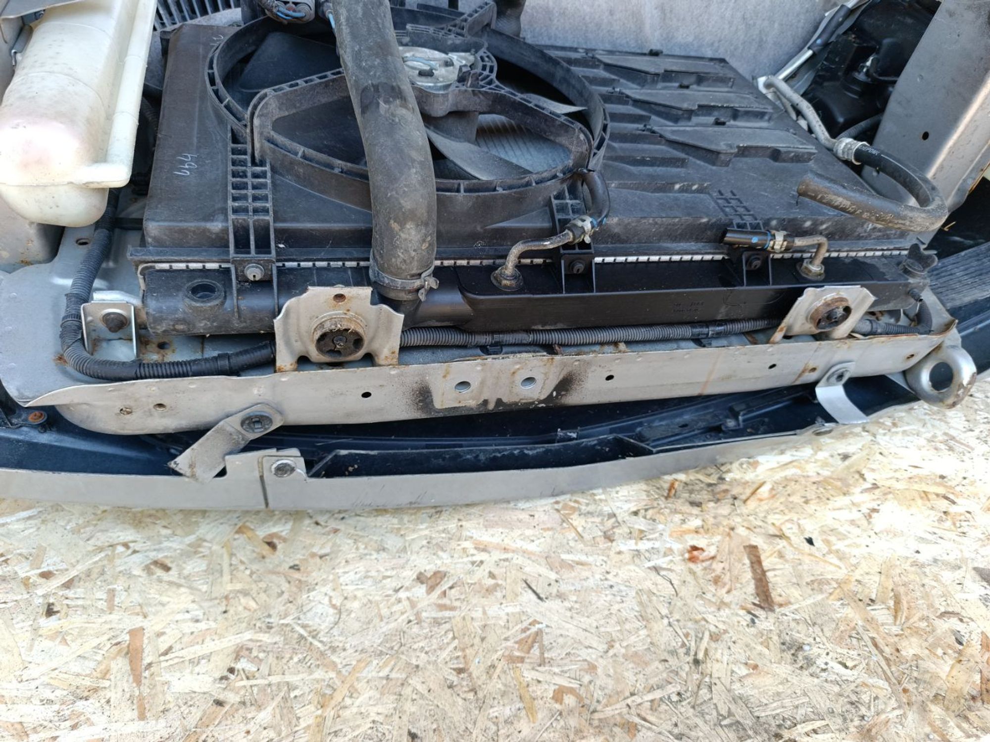 https://ycs.partsauto.market/partsauto-images/thmbs/userImages/d9b05010c61782443e0b3e264cf05921/part/25aaa30d-5df5-4932-b759-2c025076621f_1781180376985.jpg