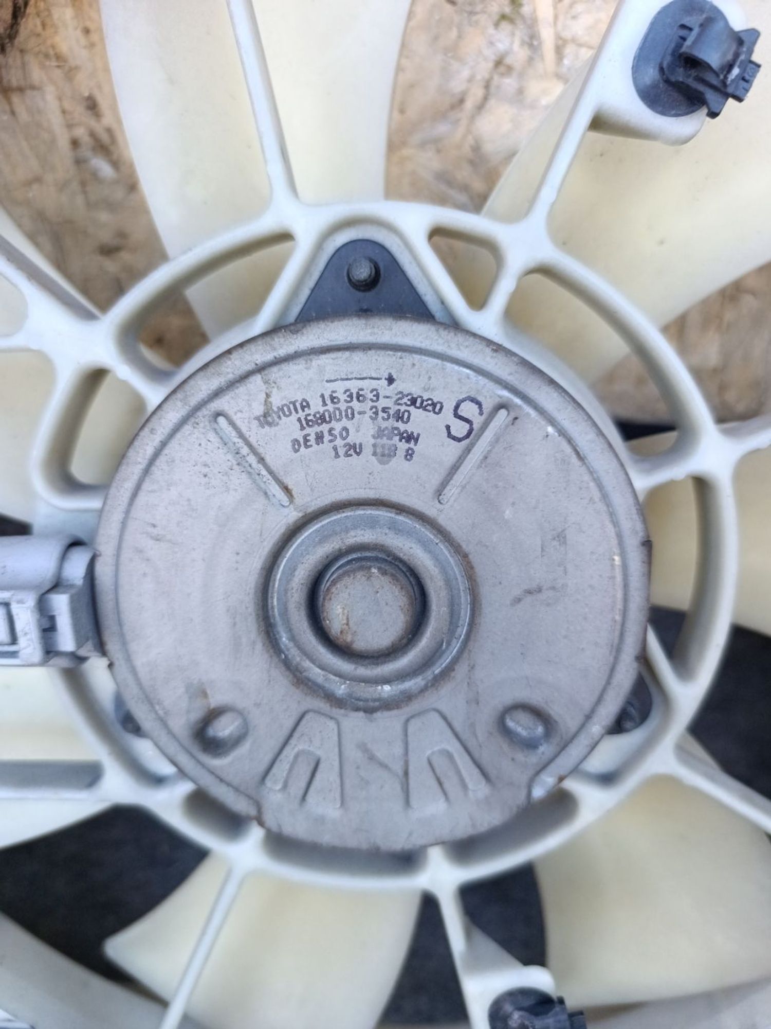 https://ycs.partsauto.market/partsauto-images/thmbs/userImages/d9b05010c61782443e0b3e264cf05921/part/2a271bd3-c5cd-4c08-a6aa-f0b84887d3b3_1781532762345.jpg