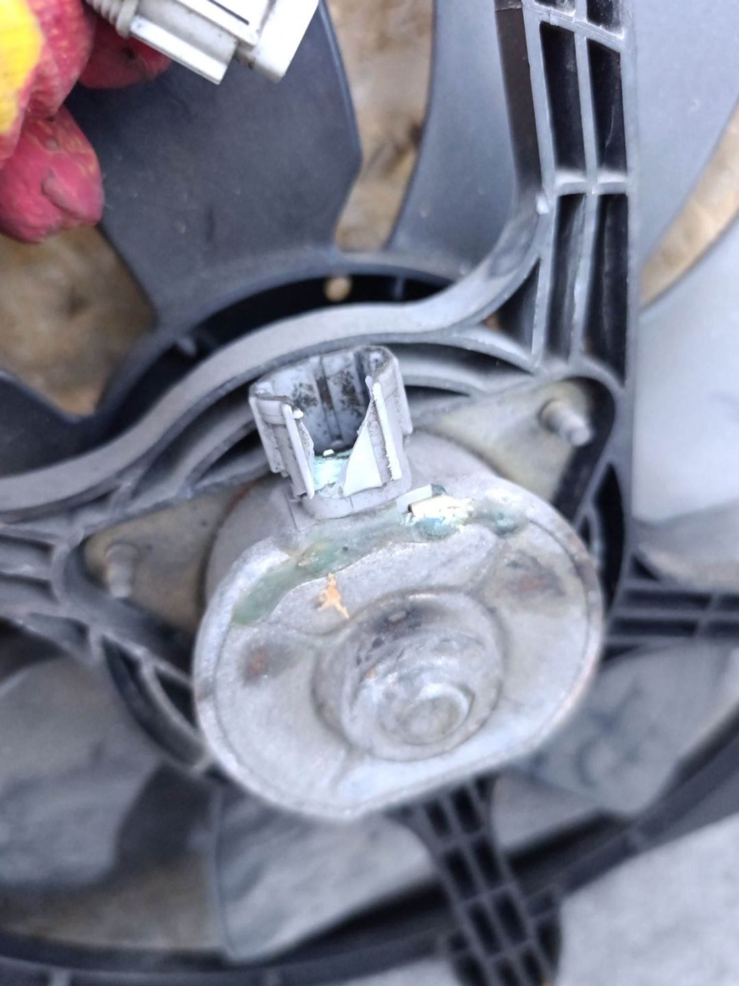 https://ycs.partsauto.market/partsauto-images/thmbs/userImages/d9b05010c61782443e0b3e264cf05921/part/2bba3f05-de03-4e56-b416-03e9d7b19000_1781107650362.jpg