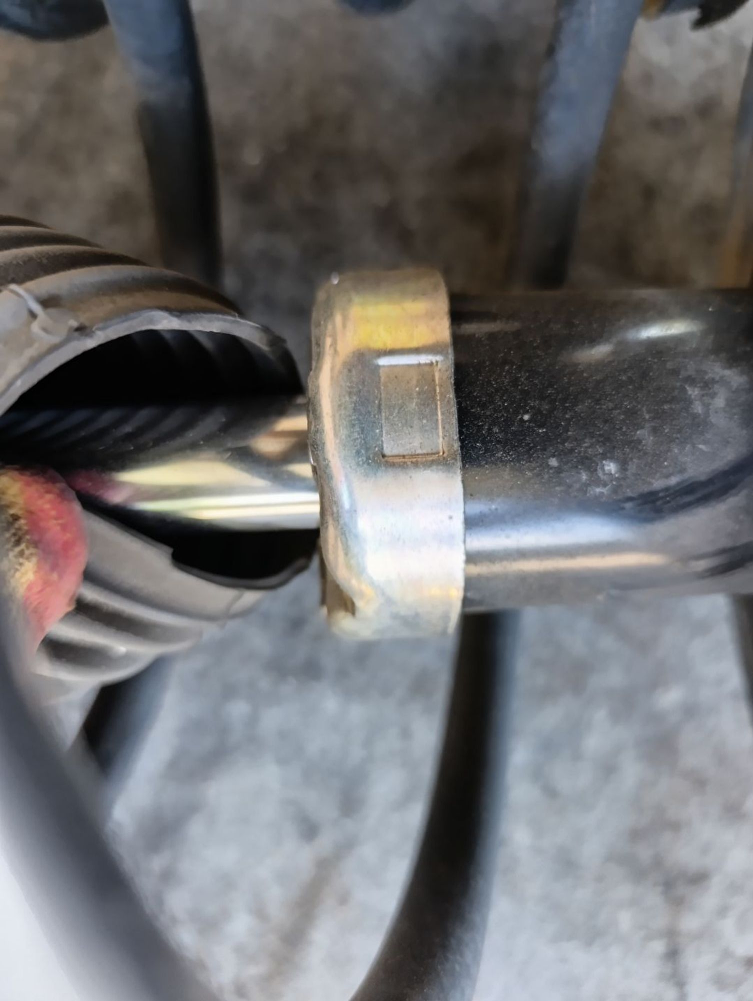 https://ycs.partsauto.market/partsauto-images/thmbs/userImages/d9b05010c61782443e0b3e264cf05921/part/30423356-9ad0-4ca9-9d51-43644d46f428_1783758498966.jpg