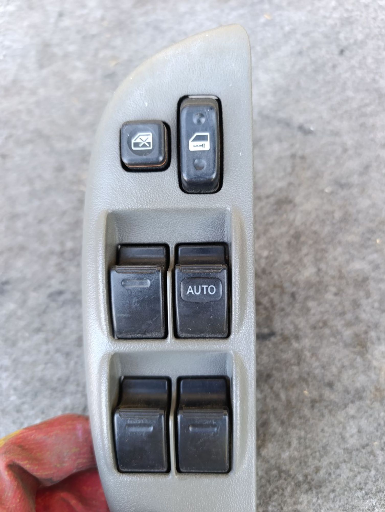 https://ycs.partsauto.market/partsauto-images/thmbs/userImages/d9b05010c61782443e0b3e264cf05921/part/3087cfdf-34e5-47c3-8266-e19c40cae329_1783432699544.jpg