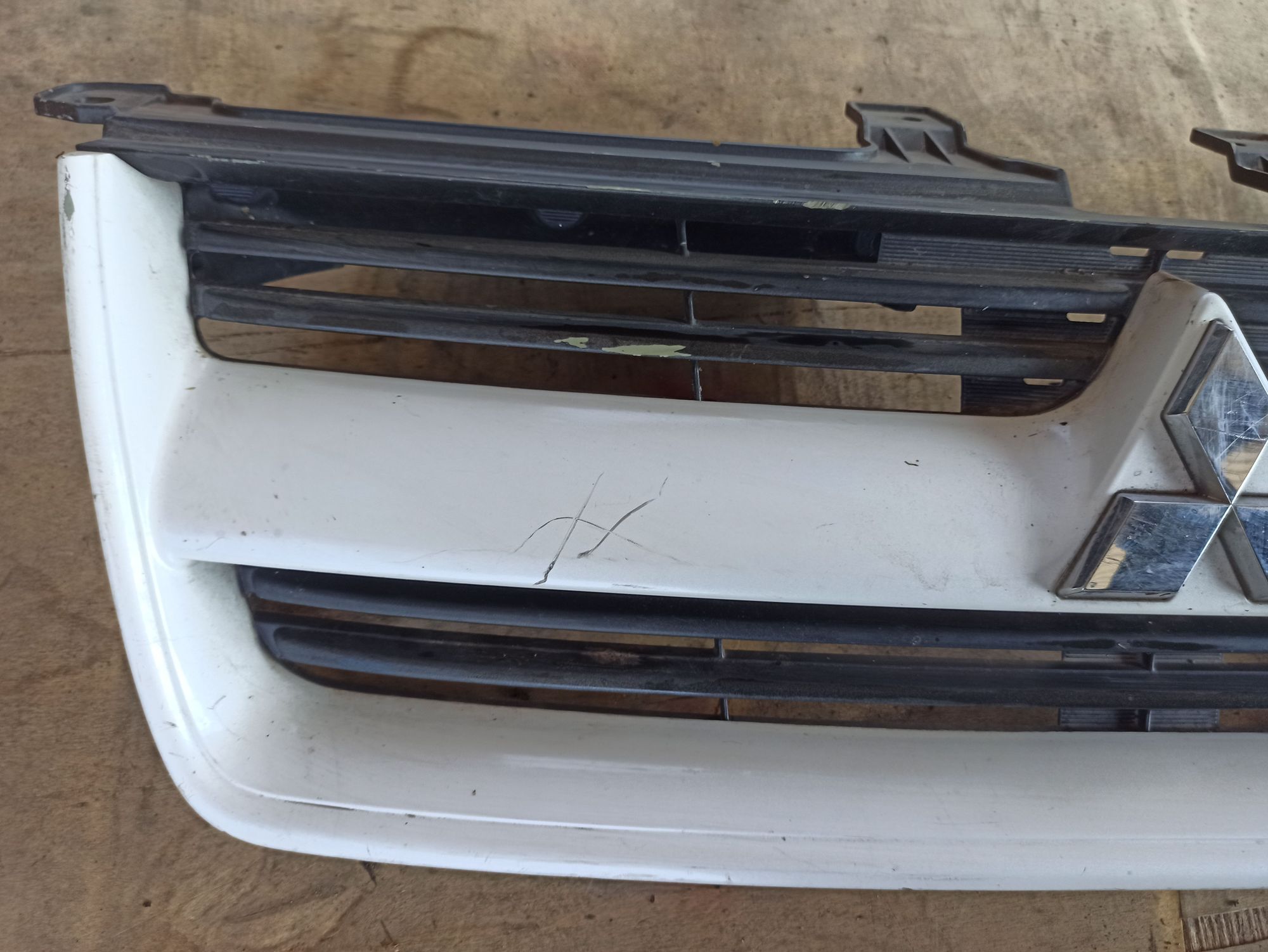 Решетка радиатора Mitsubishi Dion, 600 рублей, Ленина