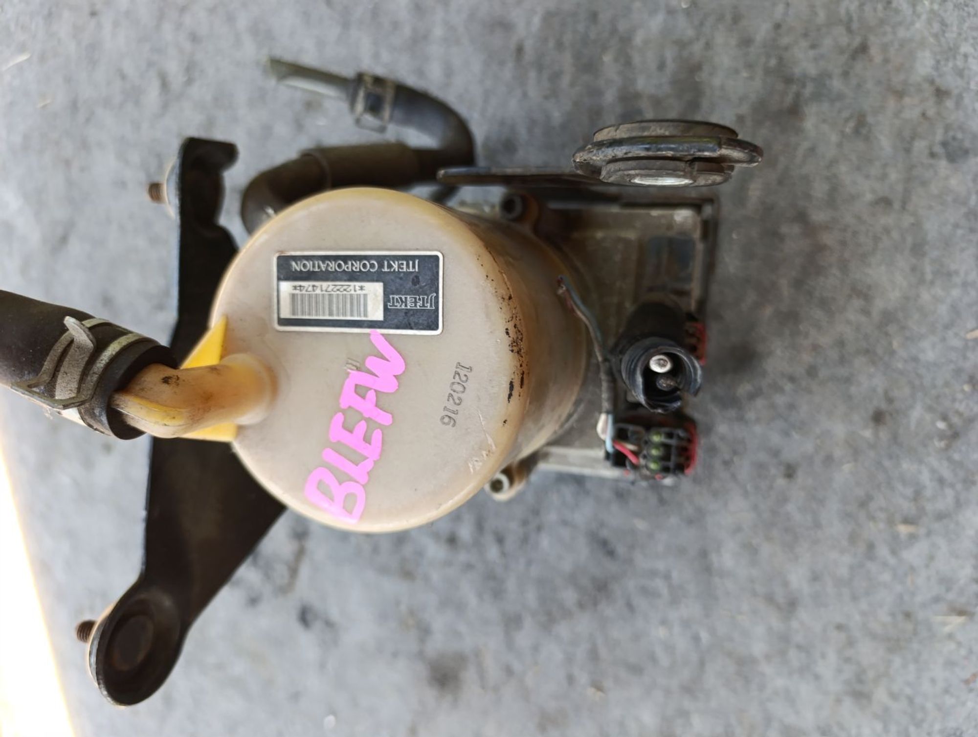 https://ycs.partsauto.market/partsauto-images/thmbs/userImages/d9b05010c61782443e0b3e264cf05921/part/37a9b01b-5cc5-41fb-987e-bd65aa12877c_1783069538273.jpg
