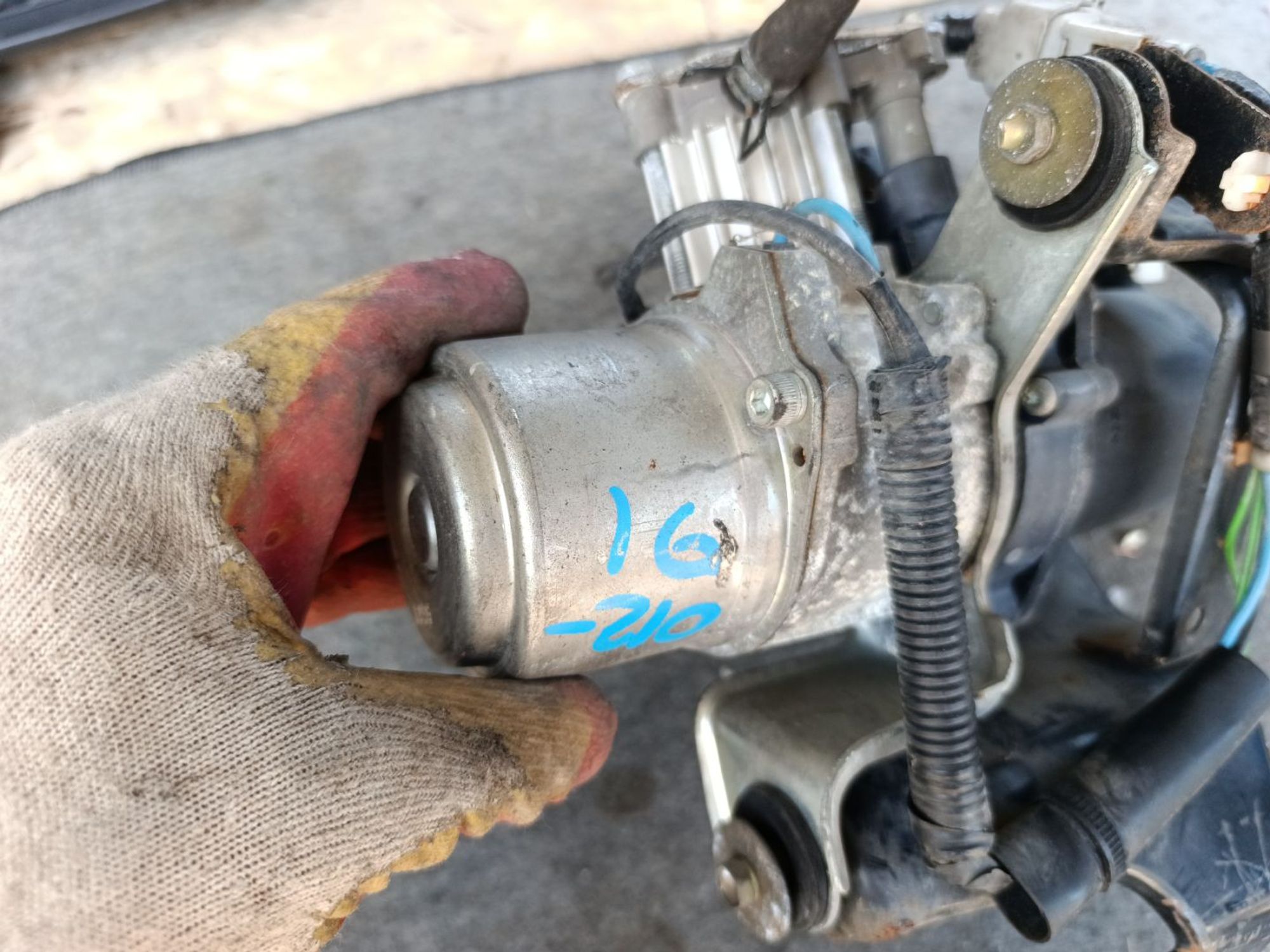 https://ycs.partsauto.market/partsauto-images/thmbs/userImages/d9b05010c61782443e0b3e264cf05921/part/39023906-1dda-446b-9d51-dc79ed18f820_1781611558920.jpg