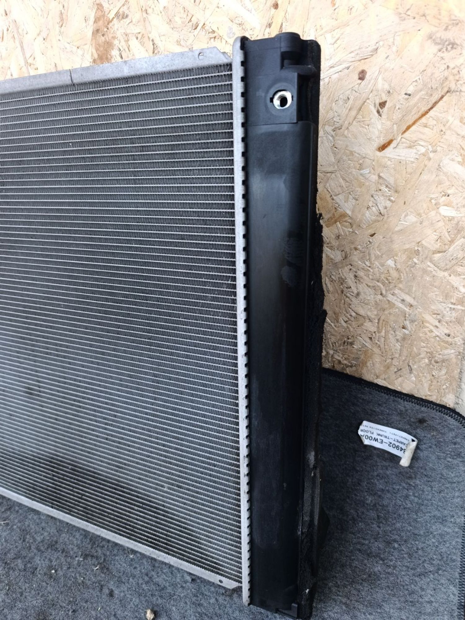 https://ycs.partsauto.market/partsauto-images/thmbs/userImages/d9b05010c61782443e0b3e264cf05921/part/39d19c8d-7798-4136-8245-878dc857d111_1781623528142.jpg