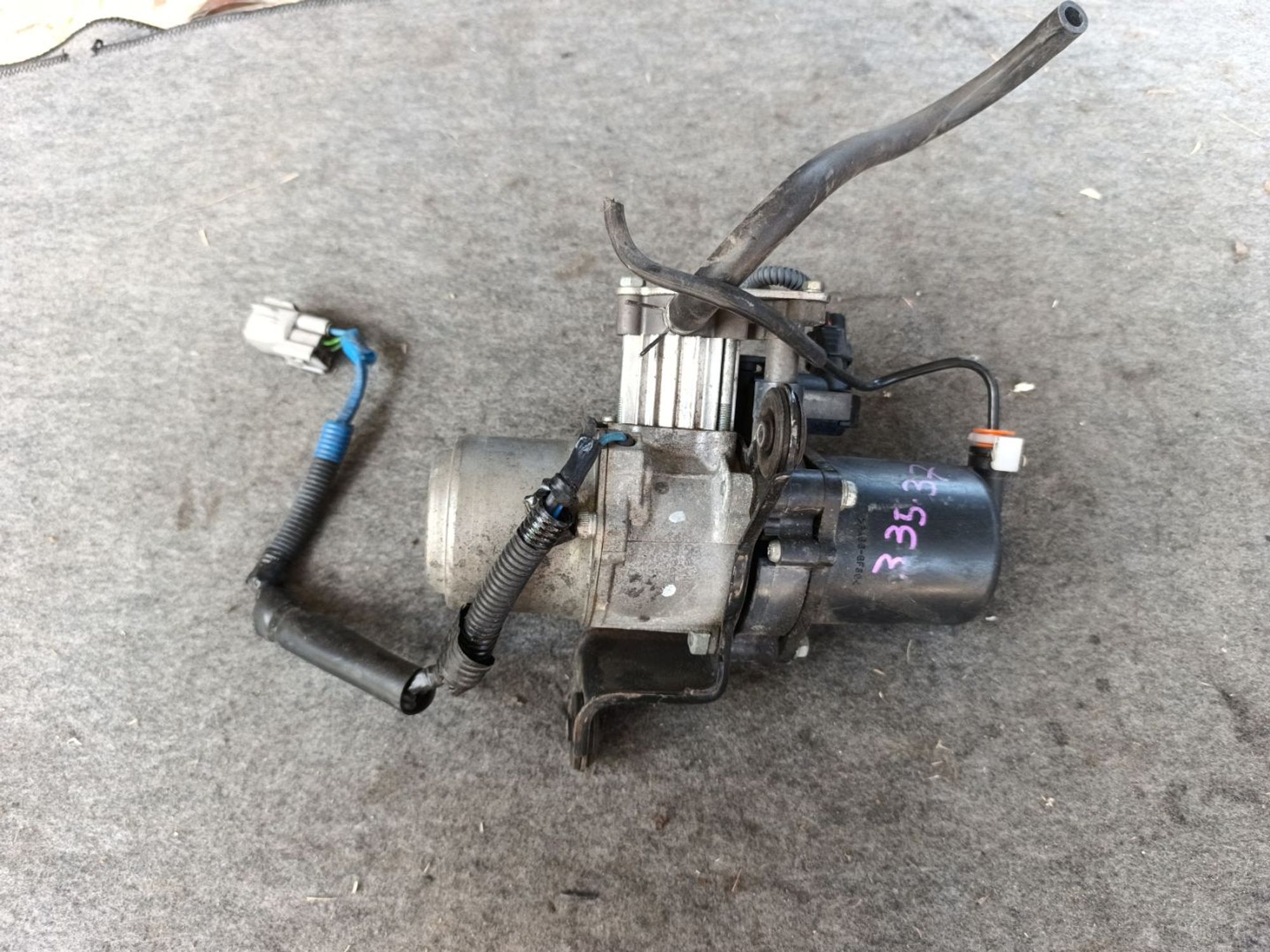 https://ycs.partsauto.market/partsauto-images/thmbs/userImages/d9b05010c61782443e0b3e264cf05921/part/3b943e97-7f15-435b-aae4-af6c7963c21e_1781611844339.jpg