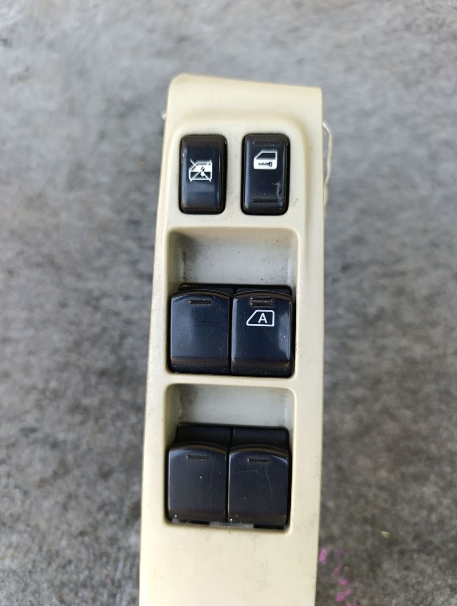 https://ycs.partsauto.market/partsauto-images/thmbs/userImages/d9b05010c61782443e0b3e264cf05921/part/3c9b6b05-1403-470f-96d7-43b26358f85b_1783337486677.jpg