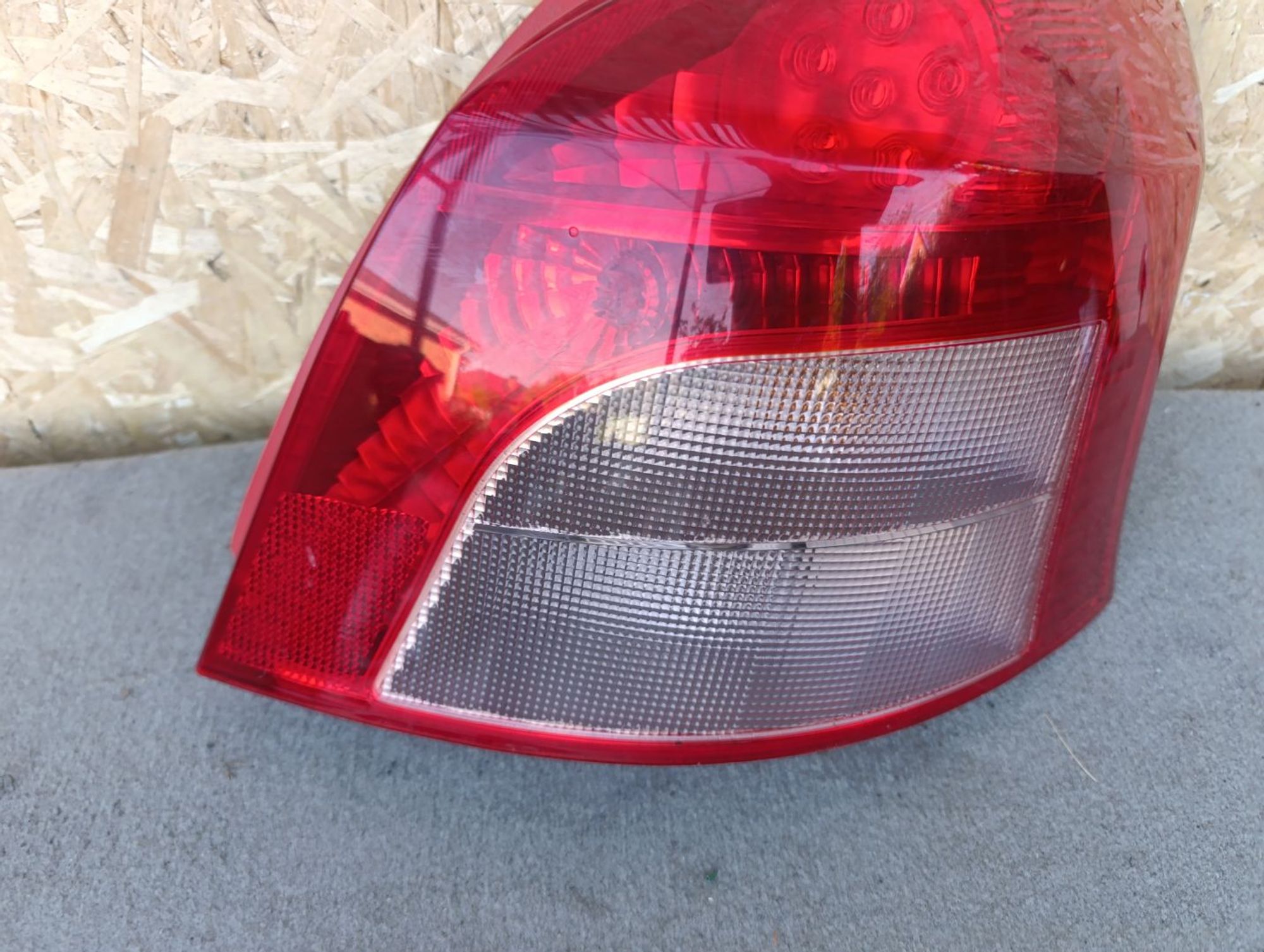 https://ycs.partsauto.market/partsauto-images/thmbs/userImages/d9b05010c61782443e0b3e264cf05921/part/3dc62fba-7a77-44c0-b634-c39871cf25da_1784559271645.jpg