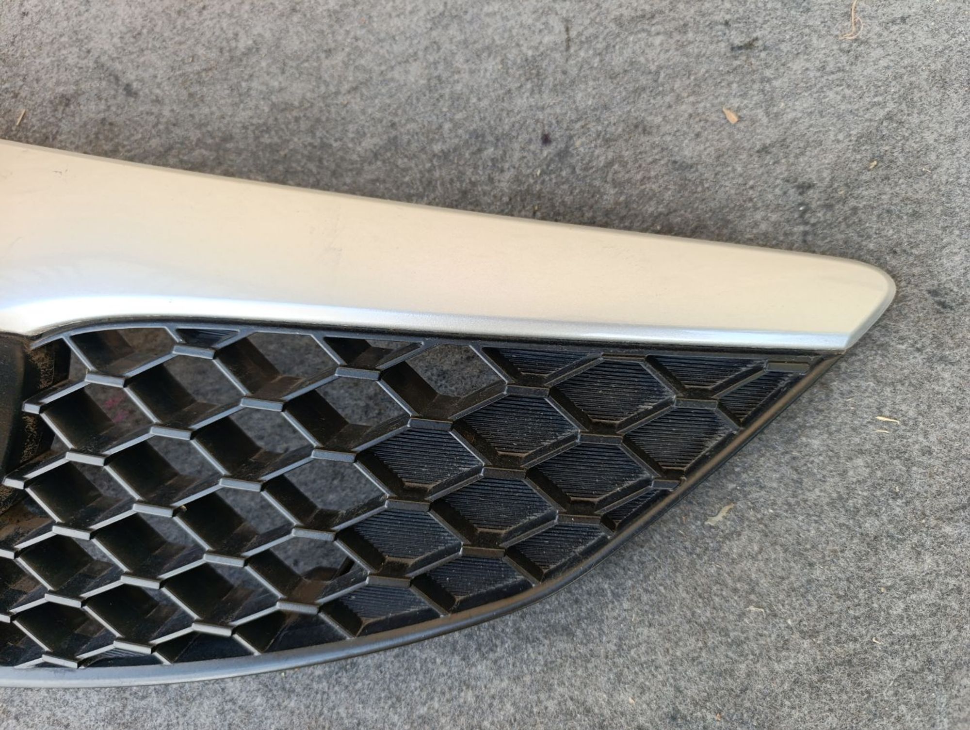 https://ycs.partsauto.market/partsauto-images/thmbs/userImages/d9b05010c61782443e0b3e264cf05921/part/3dd60bf4-ea7a-4c0e-b2ca-2c15980b3ccd_1783516825605.jpg