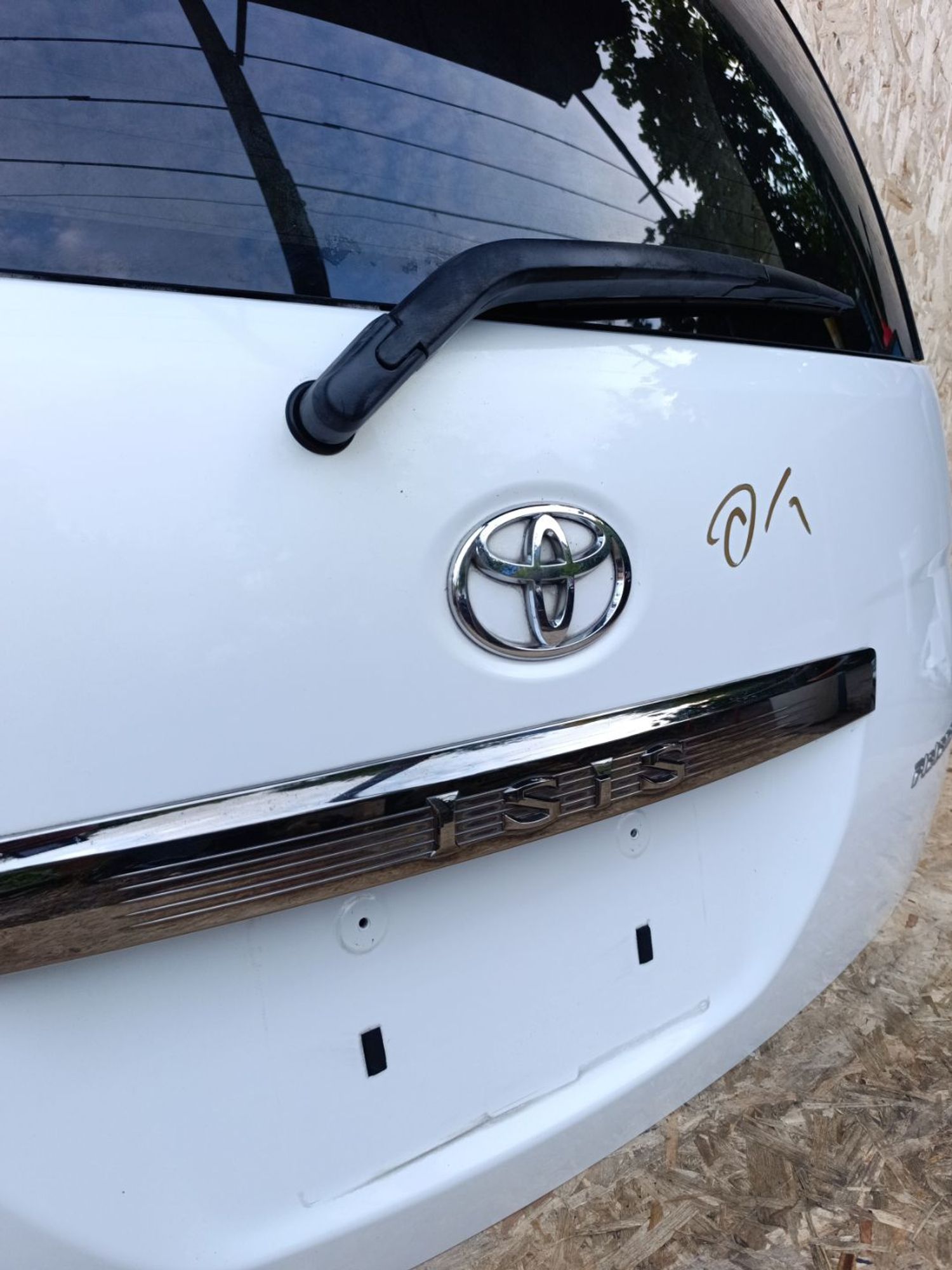 Крышка багажника Toyota Isis anm10, 20000 рублей, Ленина