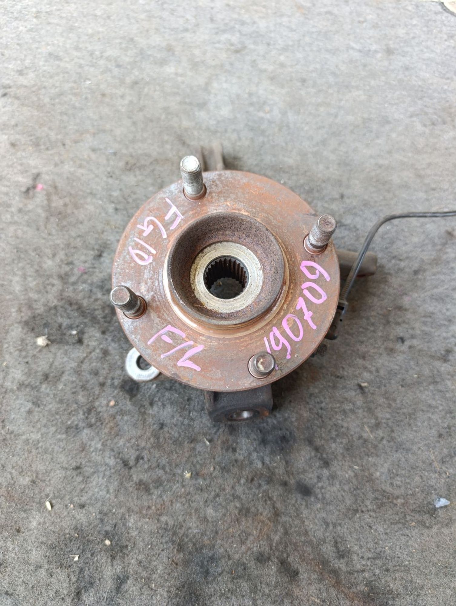 https://ycs.partsauto.market/partsauto-images/thmbs/userImages/d9b05010c61782443e0b3e264cf05921/part/412075f1-8925-43b9-b296-65d8e075bbe1_1784456285176.jpg