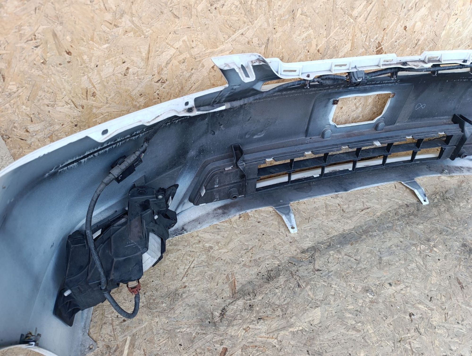 https://ycs.partsauto.market/partsauto-images/thmbs/userImages/d9b05010c61782443e0b3e264cf05921/part/42224998-77fc-4e0b-9919-6d6272509aaa_1783265534479.jpg
