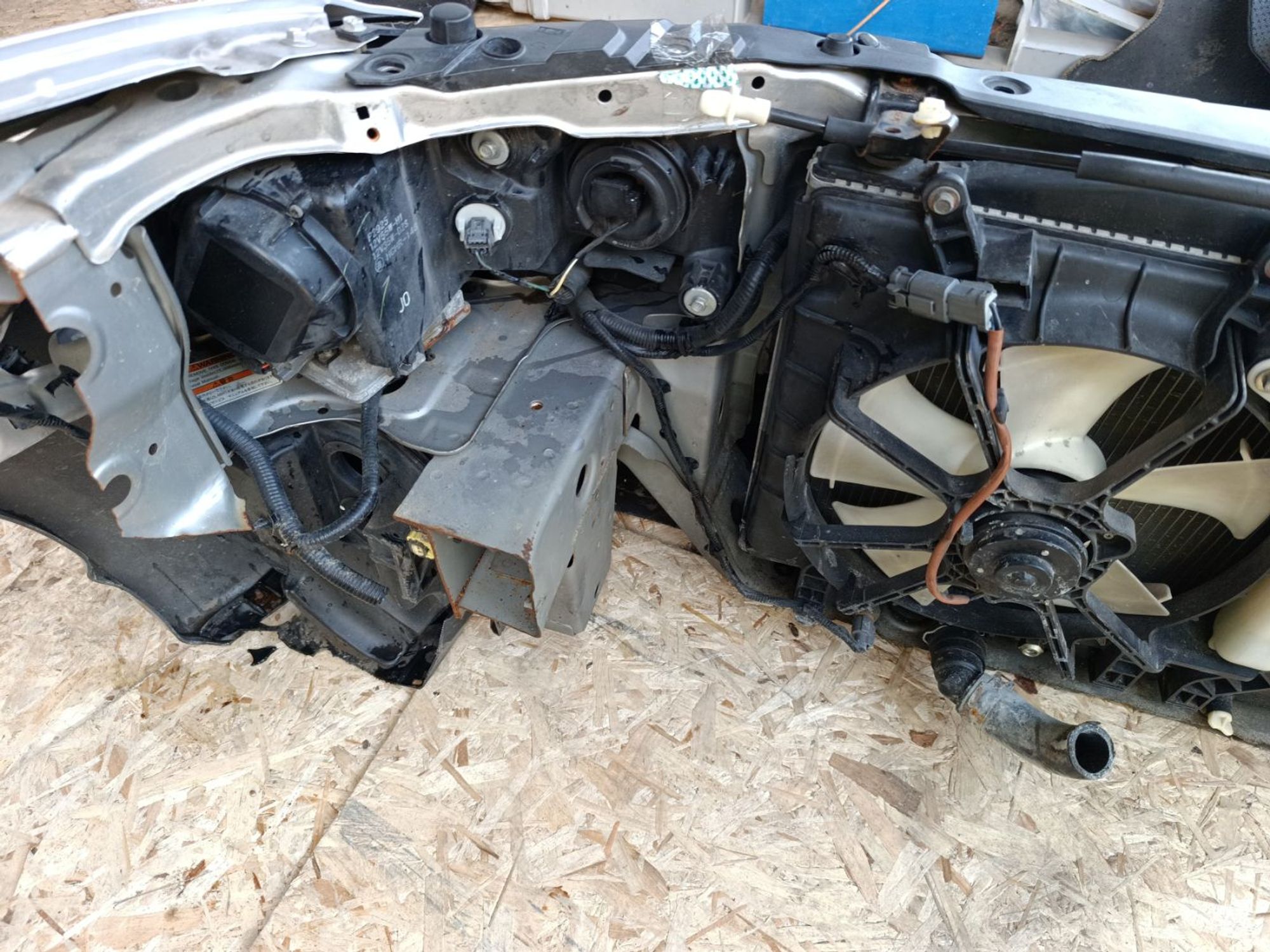 https://ycs.partsauto.market/partsauto-images/thmbs/userImages/d9b05010c61782443e0b3e264cf05921/part/42ec47ed-242d-4368-ae51-6820f089121c_1781344927184.jpg