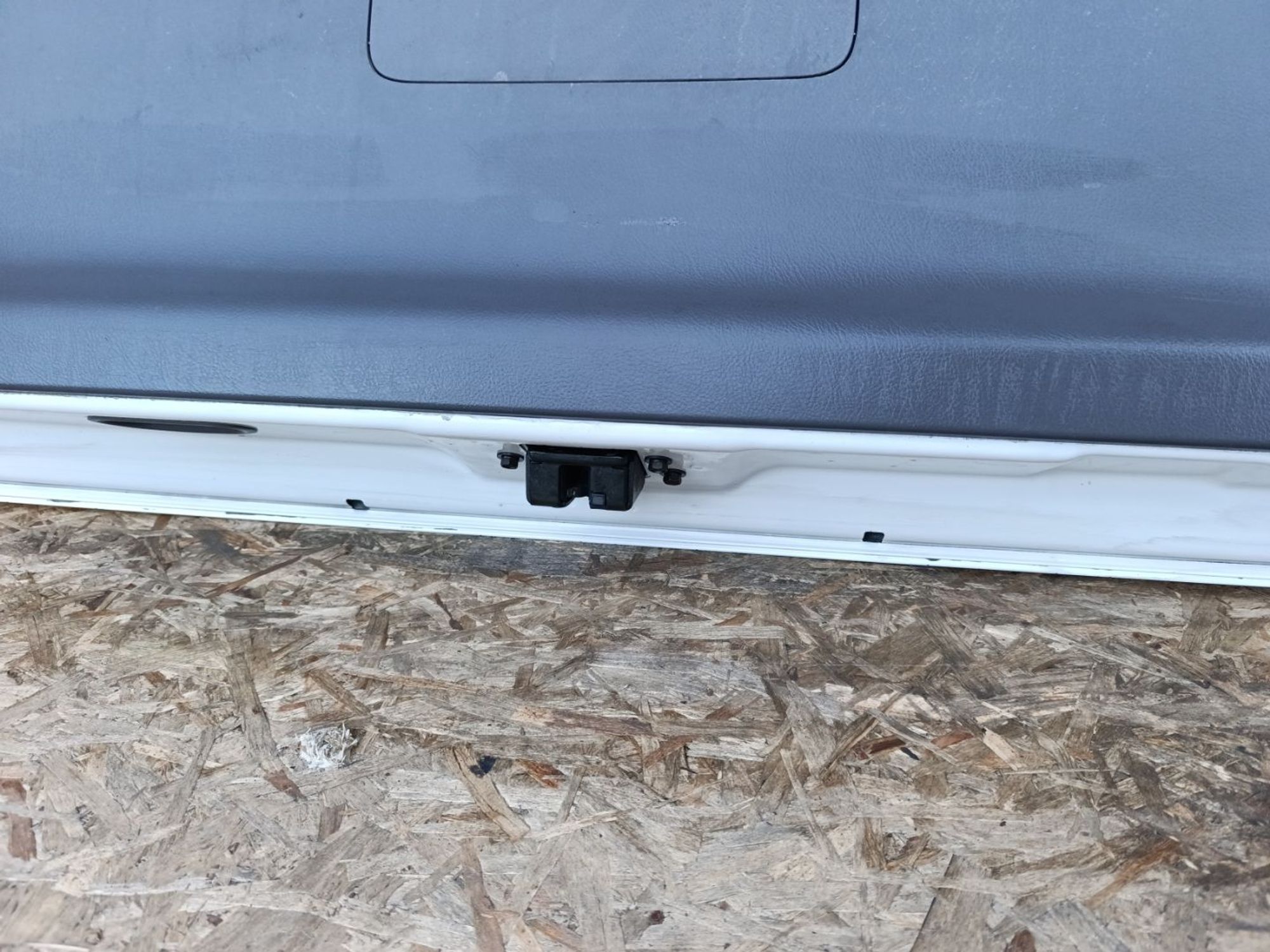 https://ycs.partsauto.market/partsauto-images/thmbs/userImages/d9b05010c61782443e0b3e264cf05921/part/489e4da6-98b6-40e6-a268-b113b62db95b_1781972417933.jpg