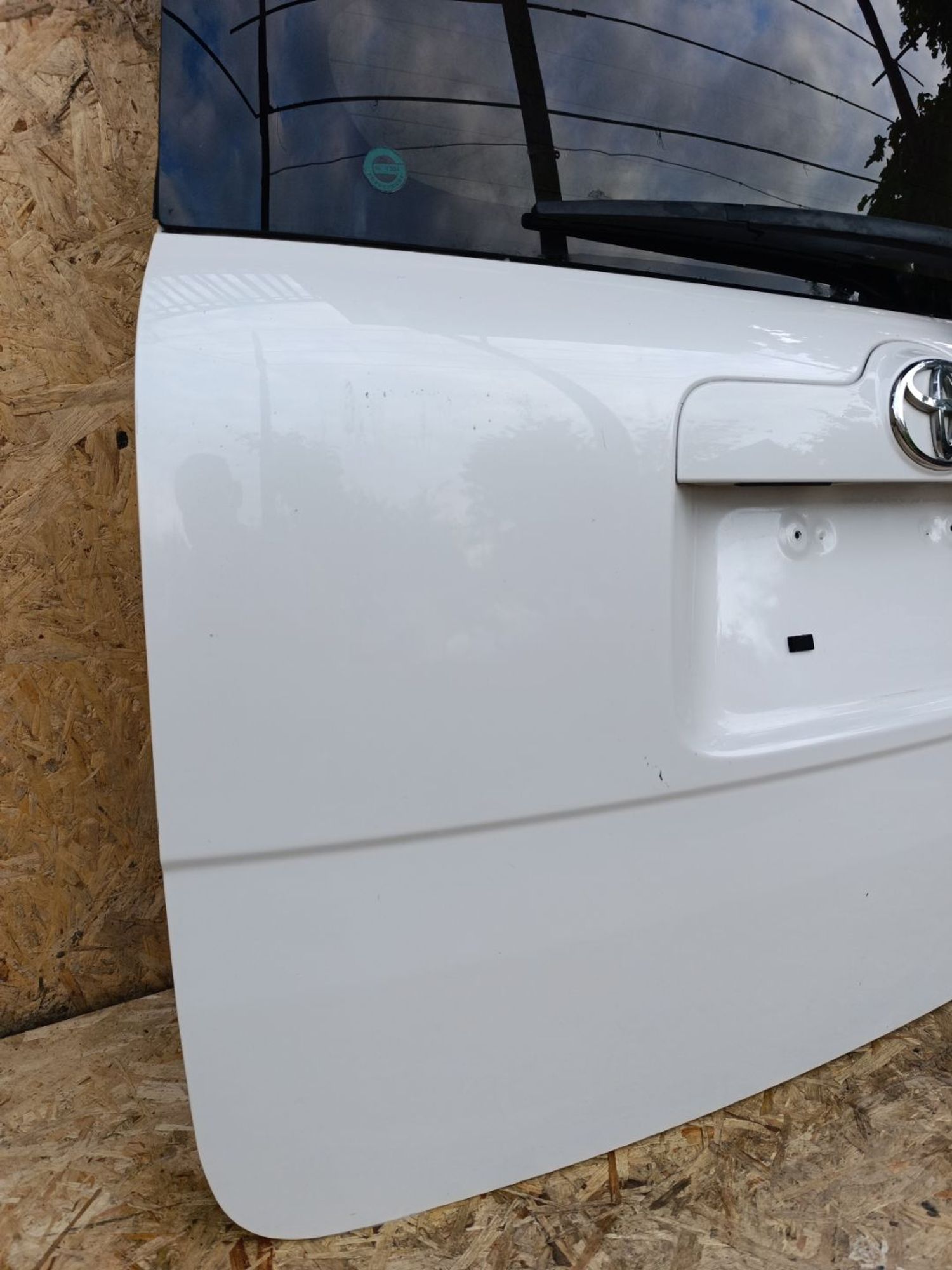 Крышка багажника Toyota Sienta ncp81, 15000 рублей, Ленина