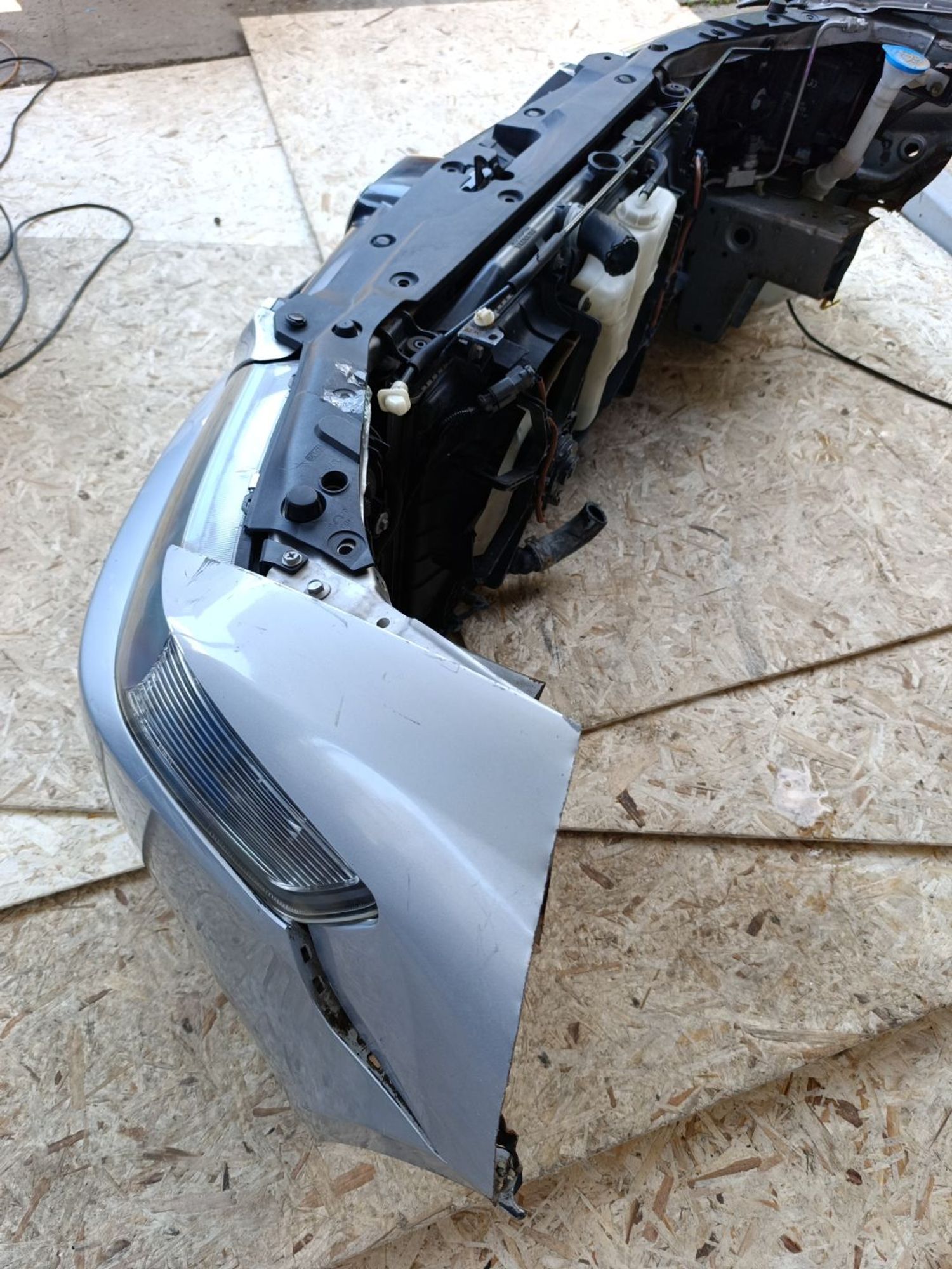 https://ycs.partsauto.market/partsauto-images/thmbs/userImages/d9b05010c61782443e0b3e264cf05921/part/50475e0a-26d4-4569-ab2b-de43f55204e2_1781344922756.jpg