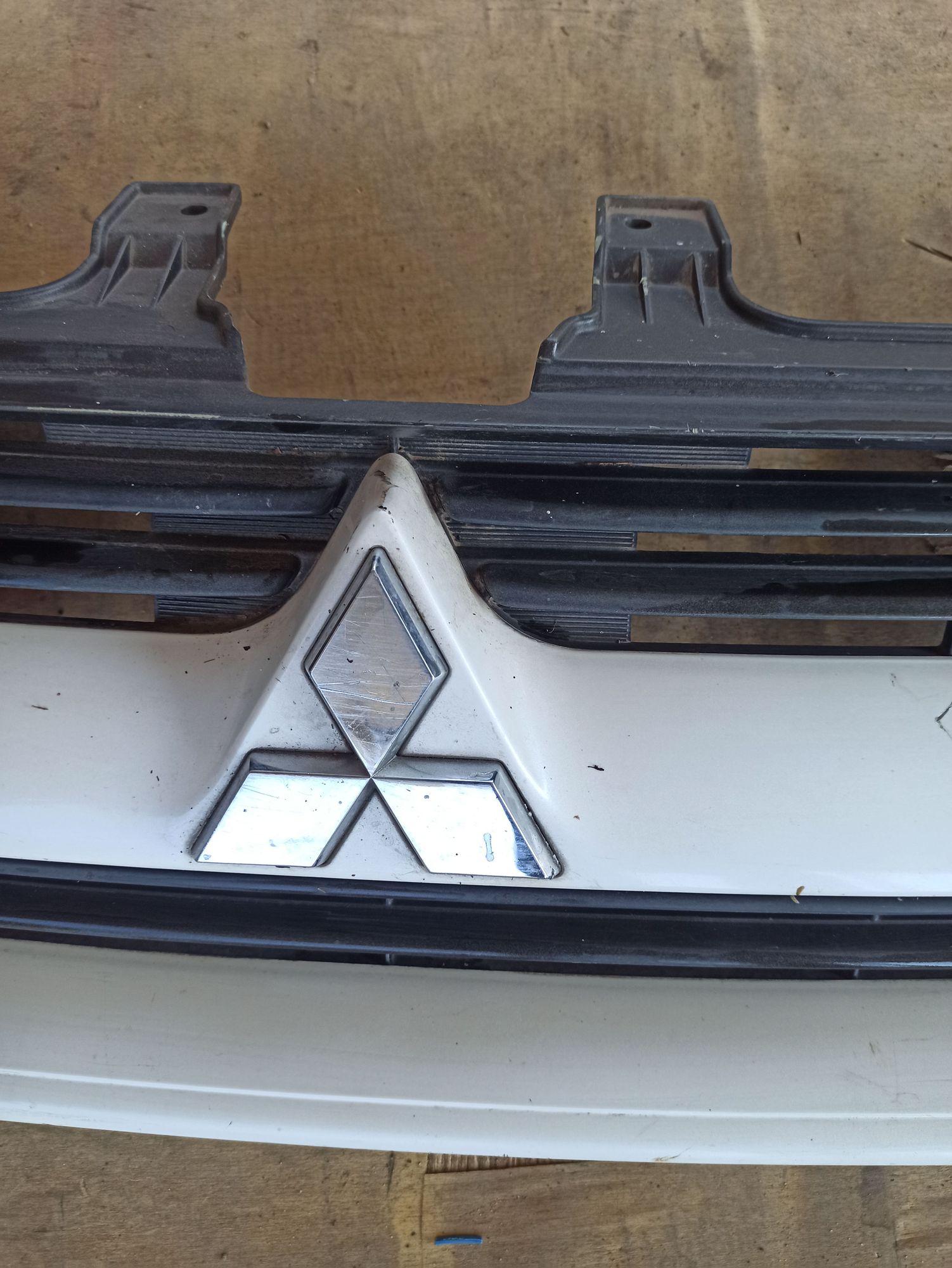 Решетка радиатора Mitsubishi Dion, 600 рублей, Ленина