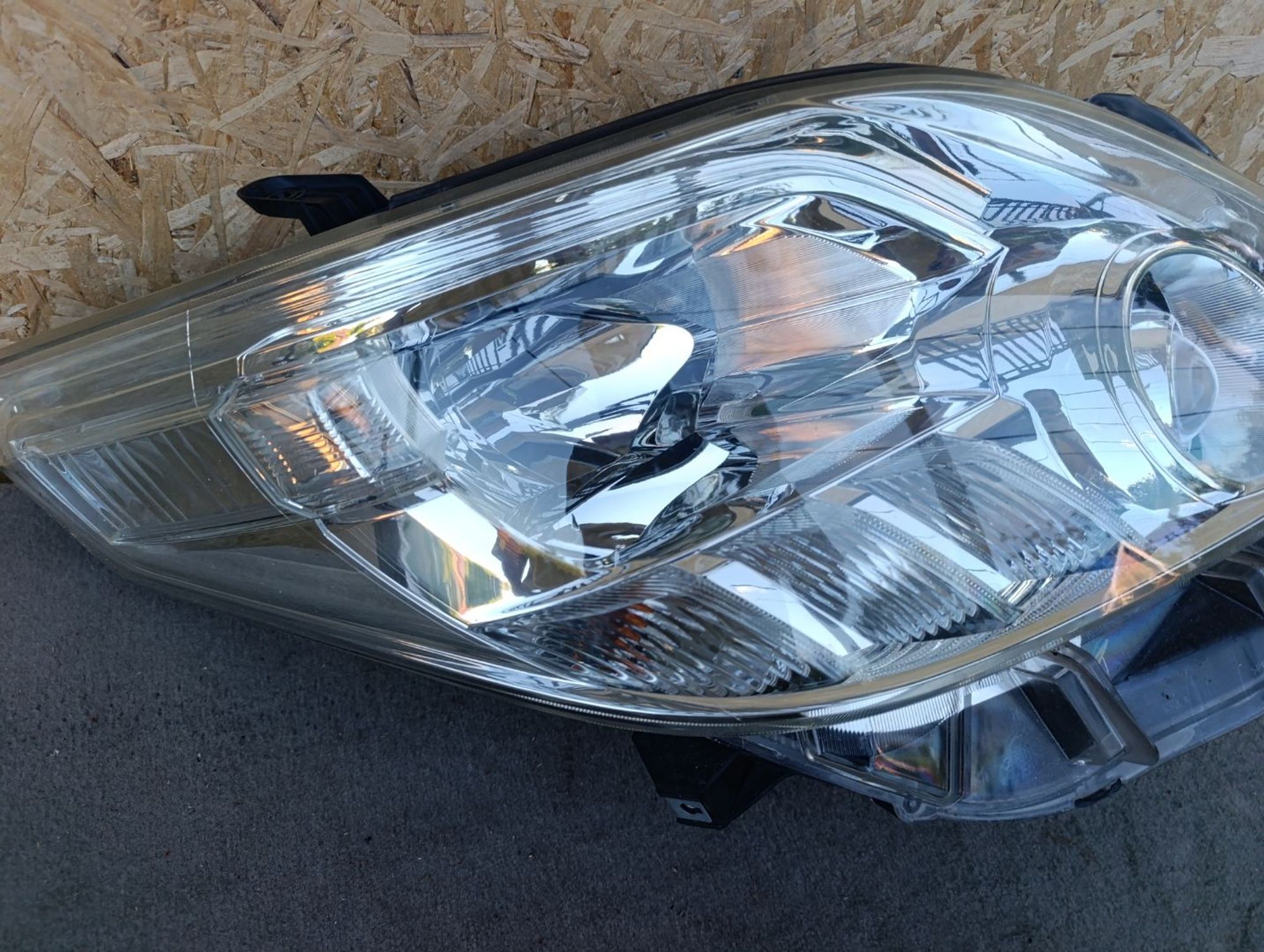 Фара правая Toyota Alphard anh20w 58-22, 21000 рублей, Ленина