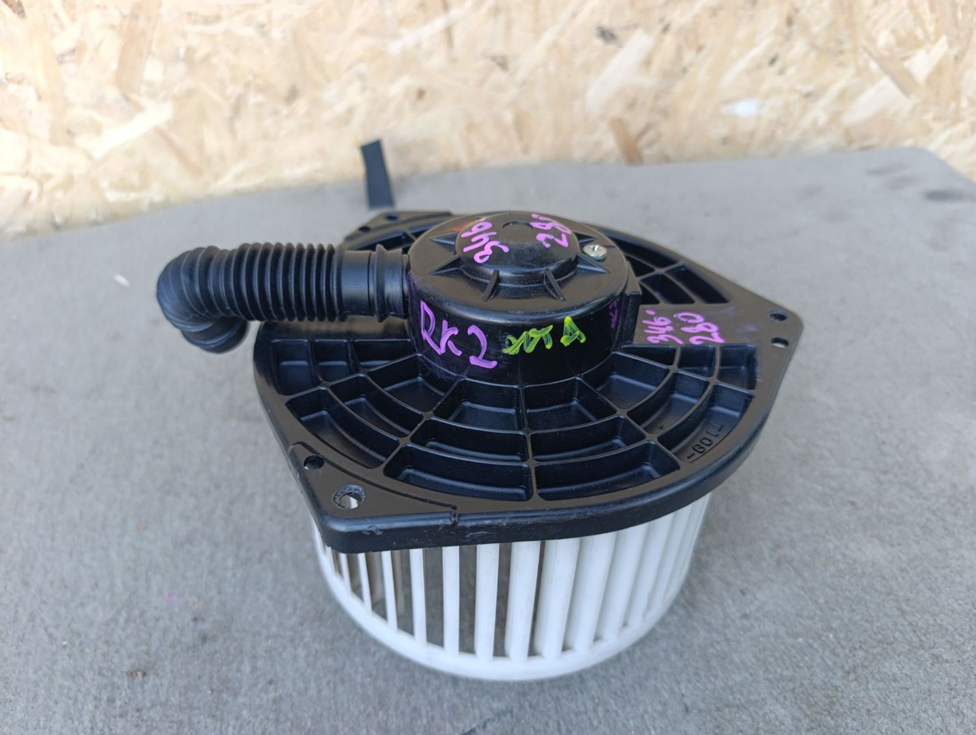 https://ycs.partsauto.market/partsauto-images/thmbs/userImages/d9b05010c61782443e0b3e264cf05921/part/55272c75-dfd9-46c3-ad5d-56e4a8916b86_1785423033004.jpg