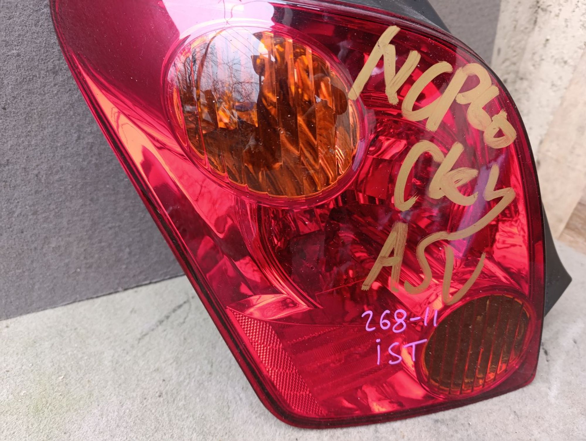 Фонарь, стоп задний левый Toyota Ist, ncp60, 7500 рублей, Ленина