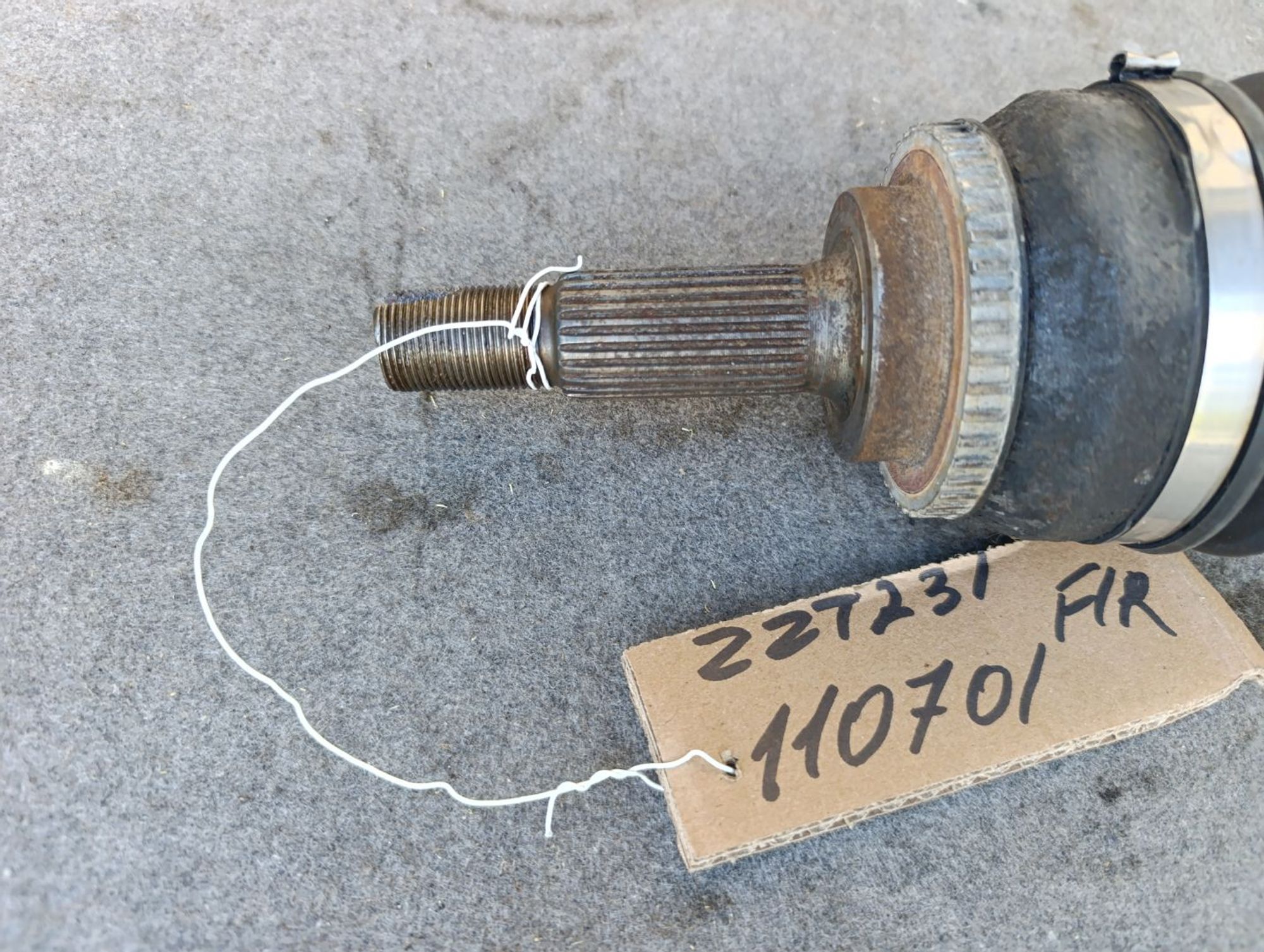 https://ycs.partsauto.market/partsauto-images/thmbs/userImages/d9b05010c61782443e0b3e264cf05921/part/58a77148-82ed-43c6-9366-da924a17d396_1783775060916.jpg