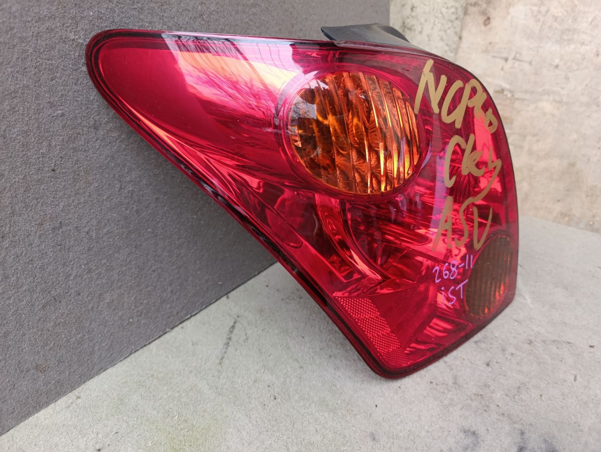 Фонарь, стоп задний левый Toyota Ist, ncp60, 7500 рублей, Ленина