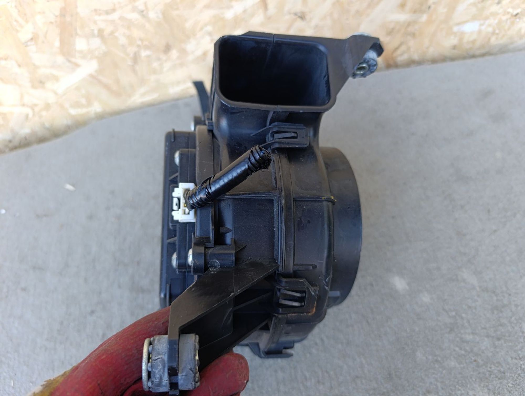 https://ycs.partsauto.market/partsauto-images/thmbs/userImages/d9b05010c61782443e0b3e264cf05921/part/5c3223d4-d413-497d-a41a-8ba337726be1_1785509611359.jpg