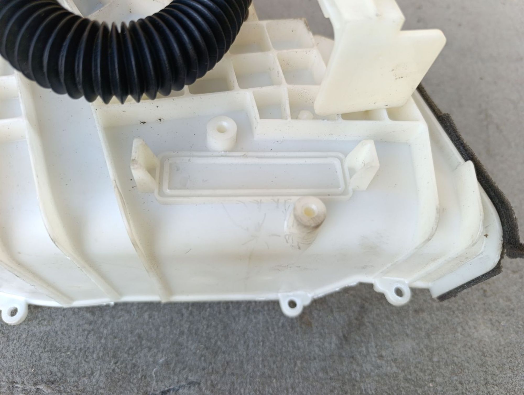 https://ycs.partsauto.market/partsauto-images/thmbs/userImages/d9b05010c61782443e0b3e264cf05921/part/5c9e25f2-8d59-4359-b120-5e9c0db0e883_1785417426146.jpg