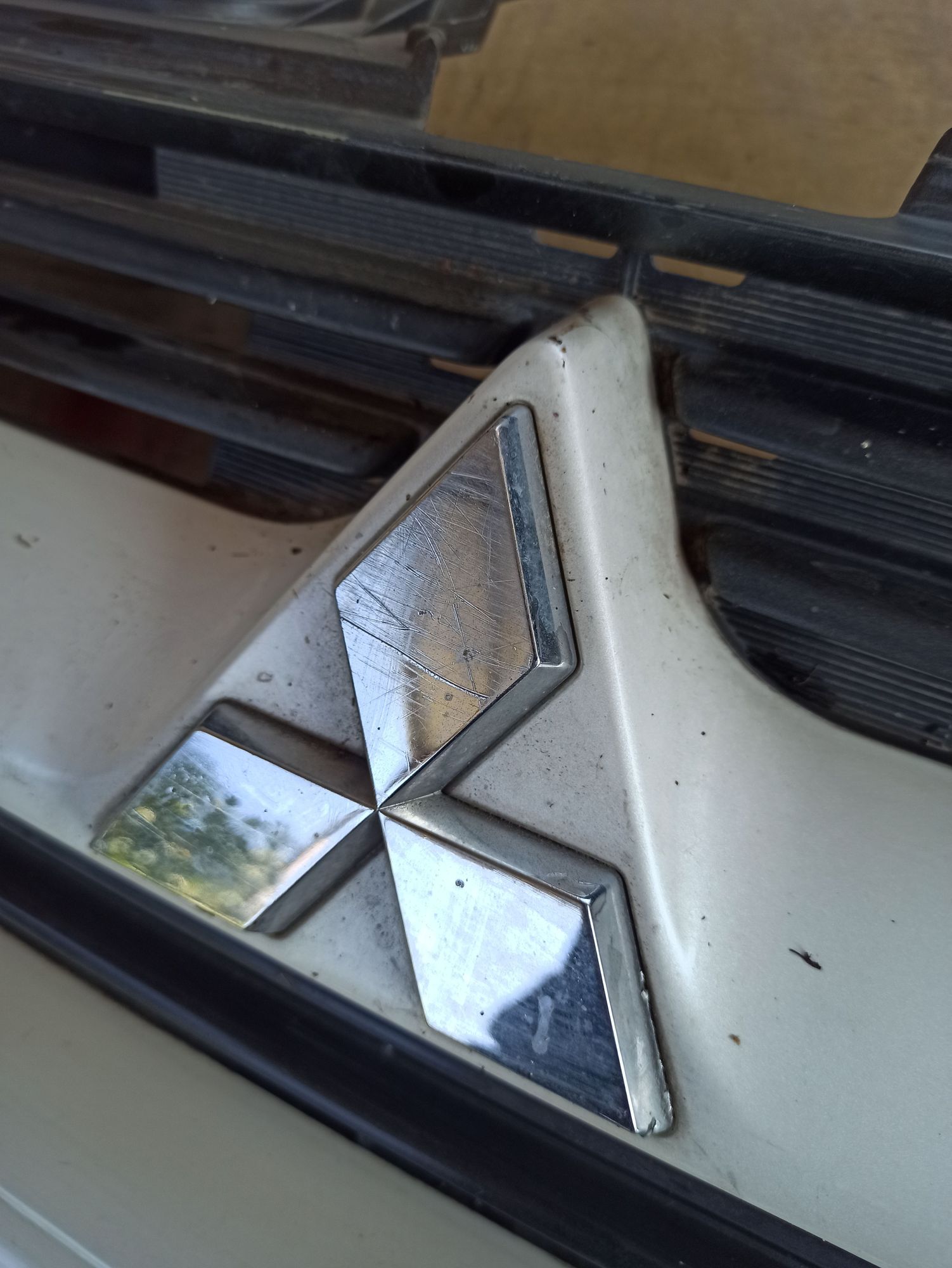 Решетка радиатора Mitsubishi Dion, 600 рублей, Ленина