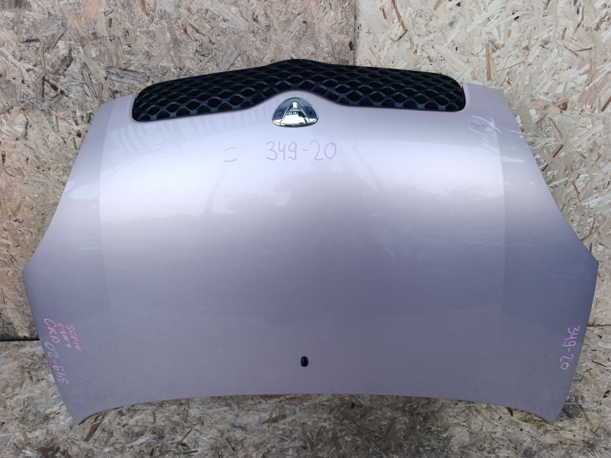 Капот Toyota Vitz scp10, 16000 рублей, Ленина