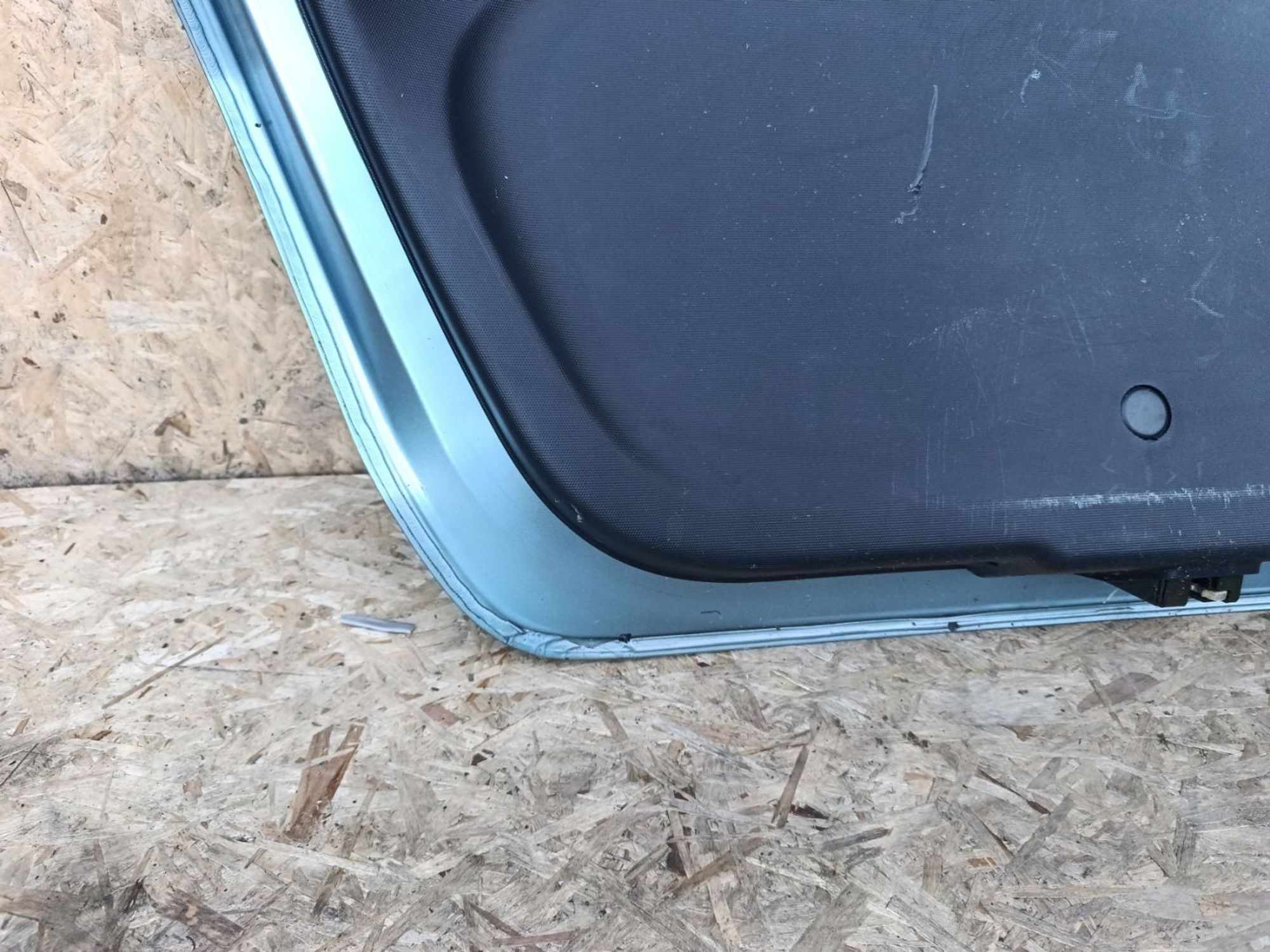 https://ycs.partsauto.market/partsauto-images/thmbs/userImages/d9b05010c61782443e0b3e264cf05921/part/63de34c7-16ed-401b-9832-22731347a8e0_1781887565698.jpg