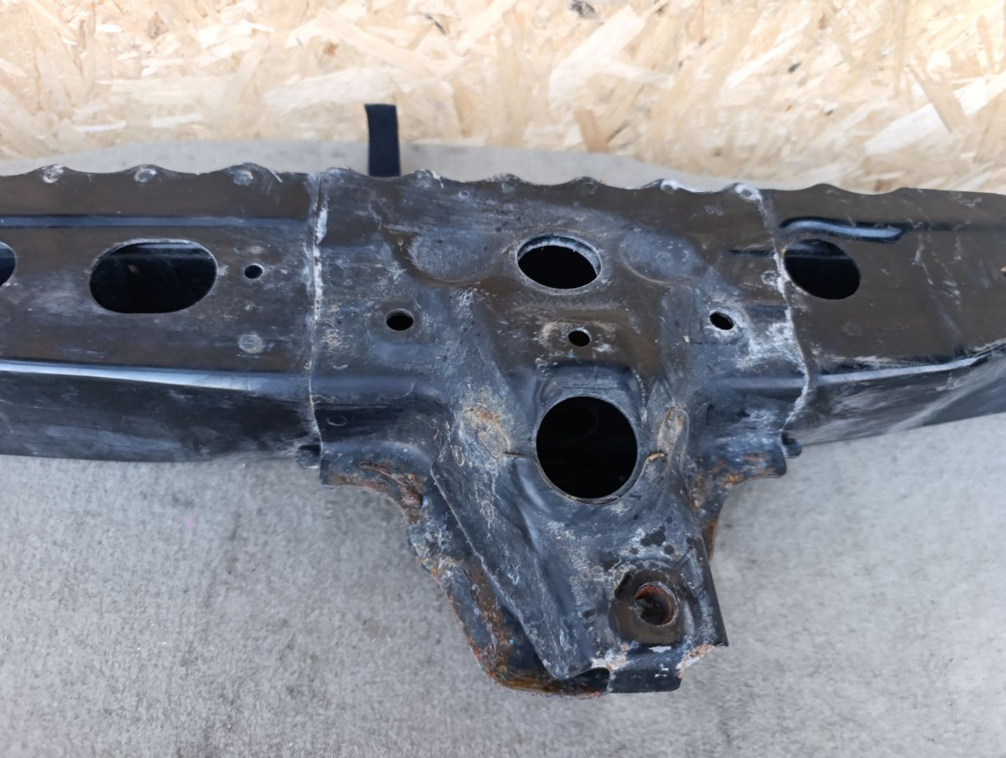 Балка передняя поперечная Toyota Prius Alpha zvw41, 2000 рублей, Ленина