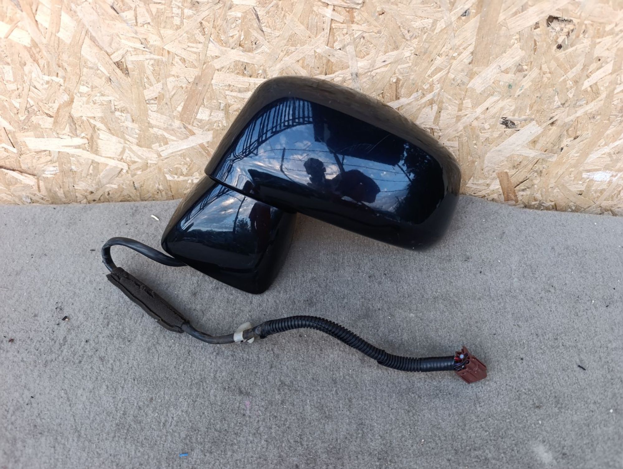 https://ycs.partsauto.market/partsauto-images/thmbs/userImages/d9b05010c61782443e0b3e264cf05921/part/66b17627-10db-4fa4-a7ee-f79d64cc0183_1785772959124.jpg