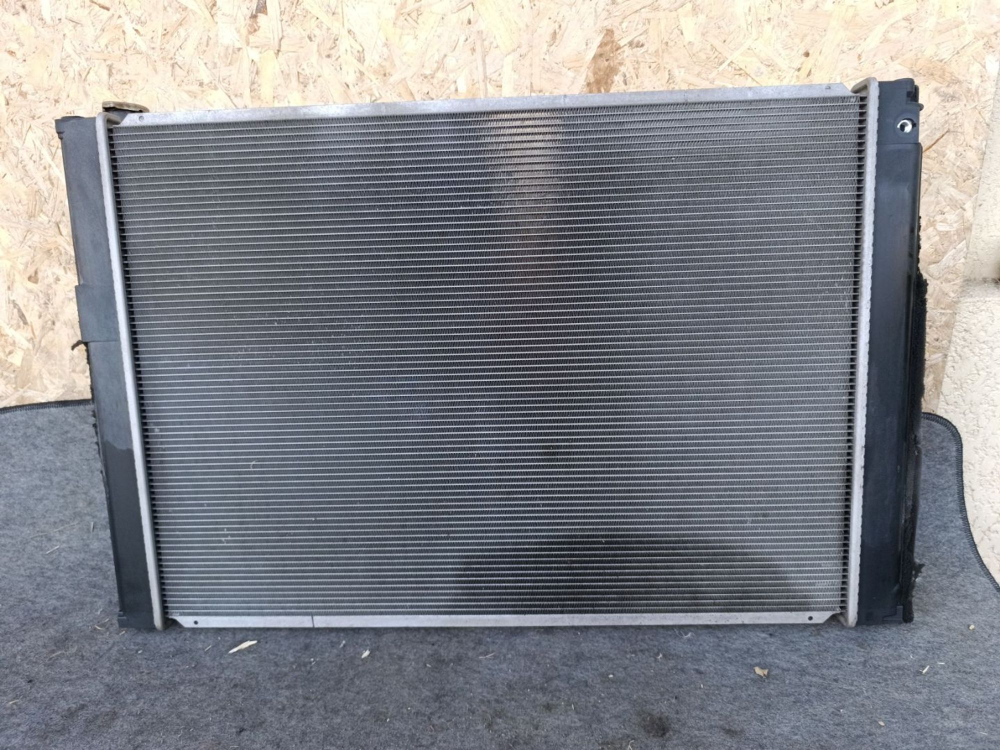 https://ycs.partsauto.market/partsauto-images/thmbs/userImages/d9b05010c61782443e0b3e264cf05921/part/6b436750-35e2-4d10-b332-c8ca39b75a39_1781623523840.jpg