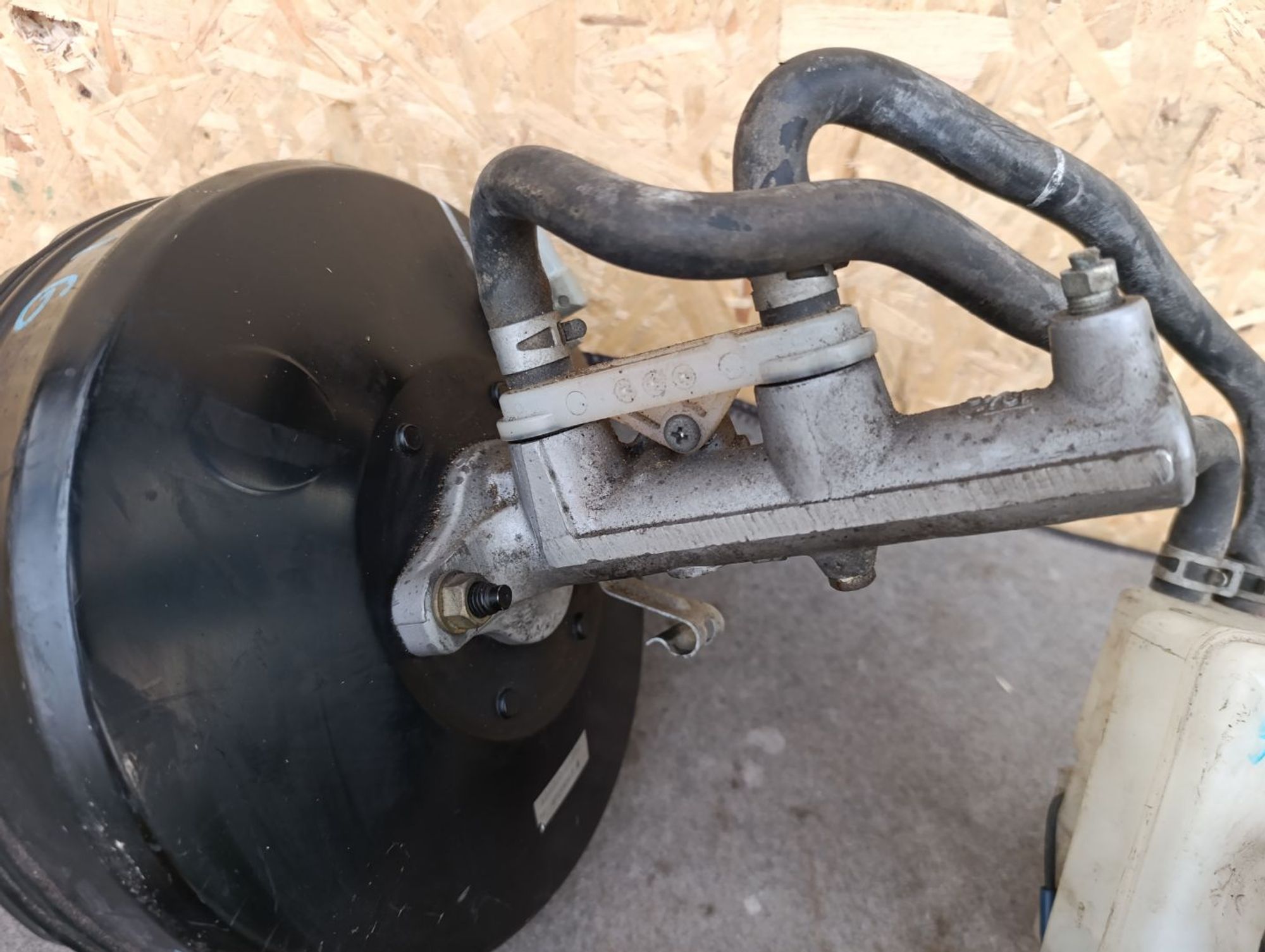 https://ycs.partsauto.market/partsauto-images/thmbs/userImages/d9b05010c61782443e0b3e264cf05921/part/6cc4a3bb-c4c1-4641-a1a9-572148a3f19a_1783701295951.jpg